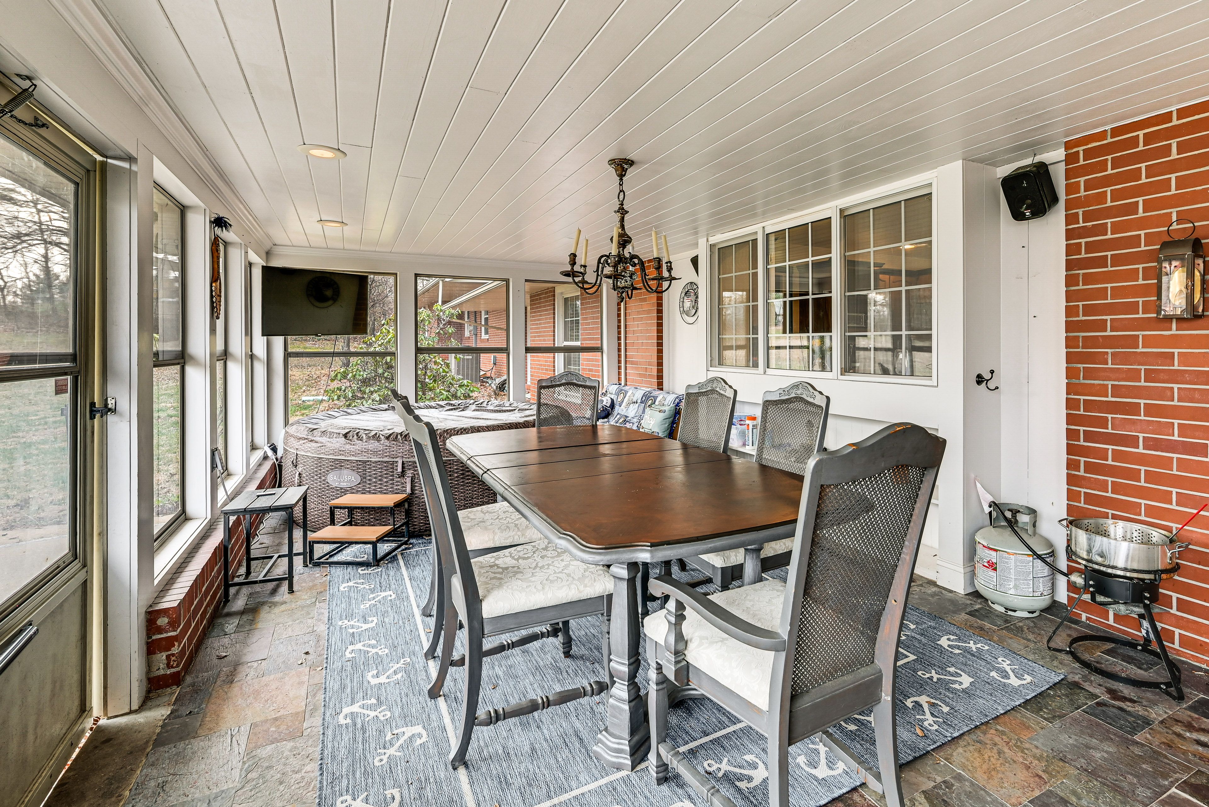 Screened Porch | Outdoor Dining | Seasonal Hot Tub