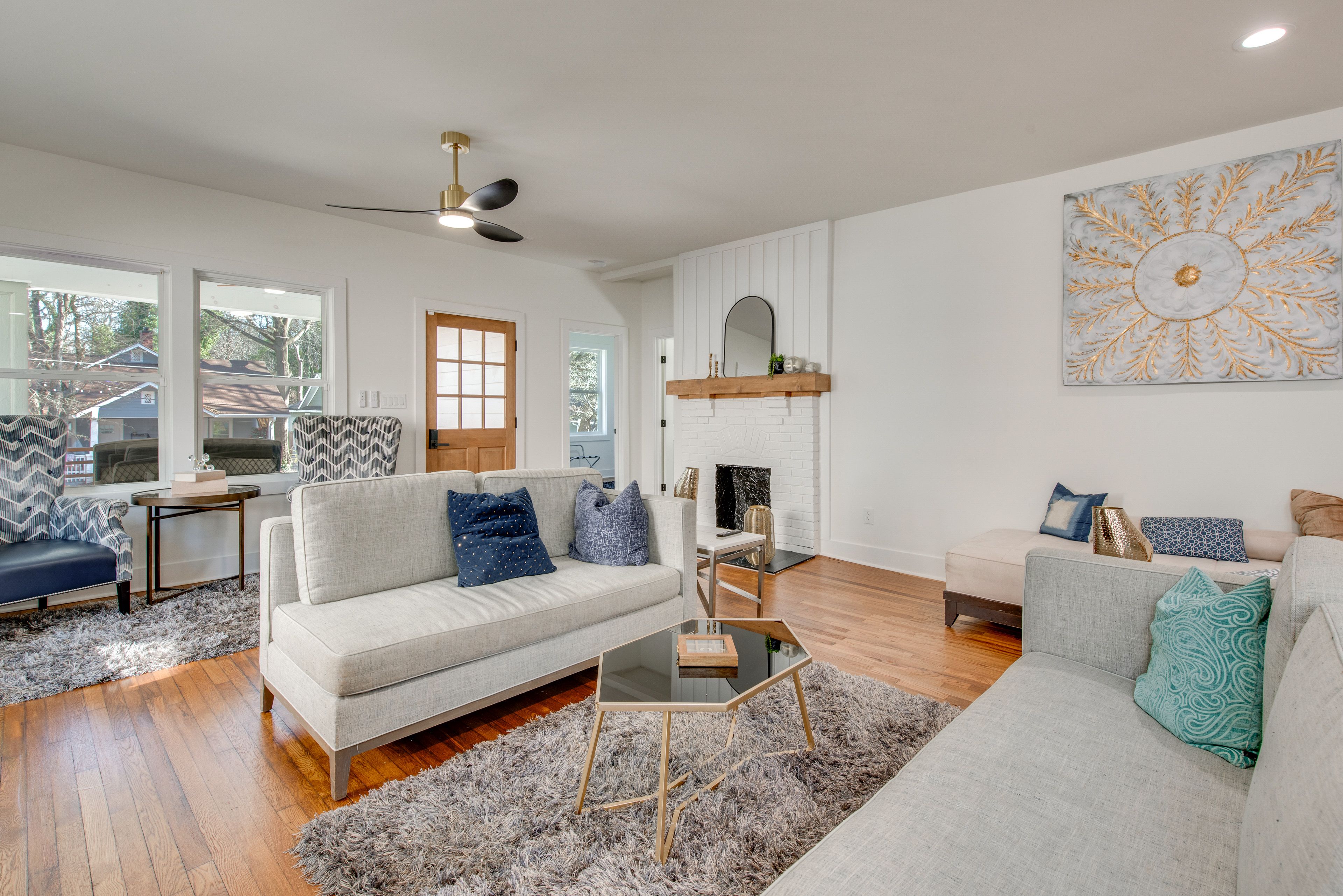 Living Room | Full Futon | Smart TV