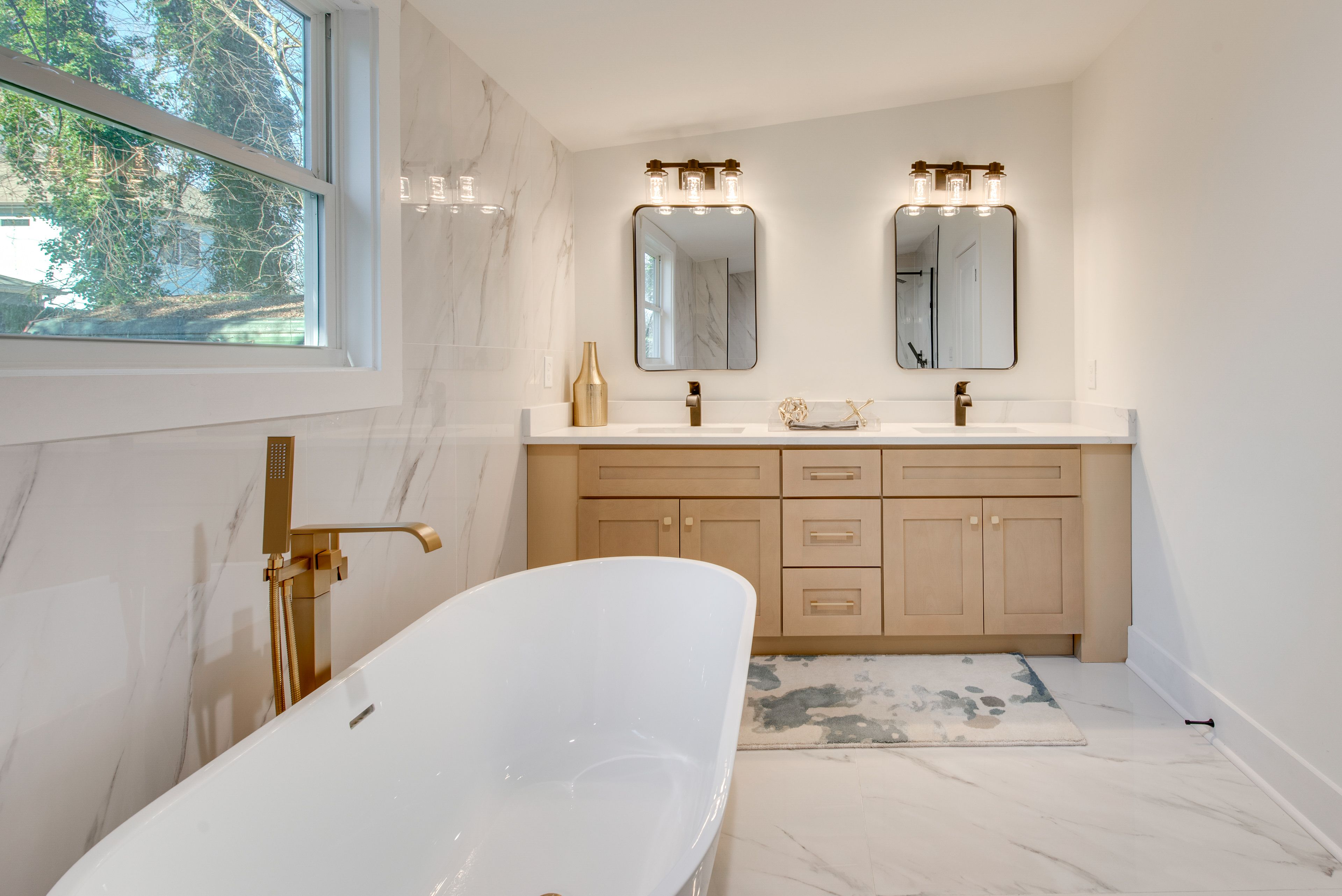 En-Suite Bathroom | Towels Provided