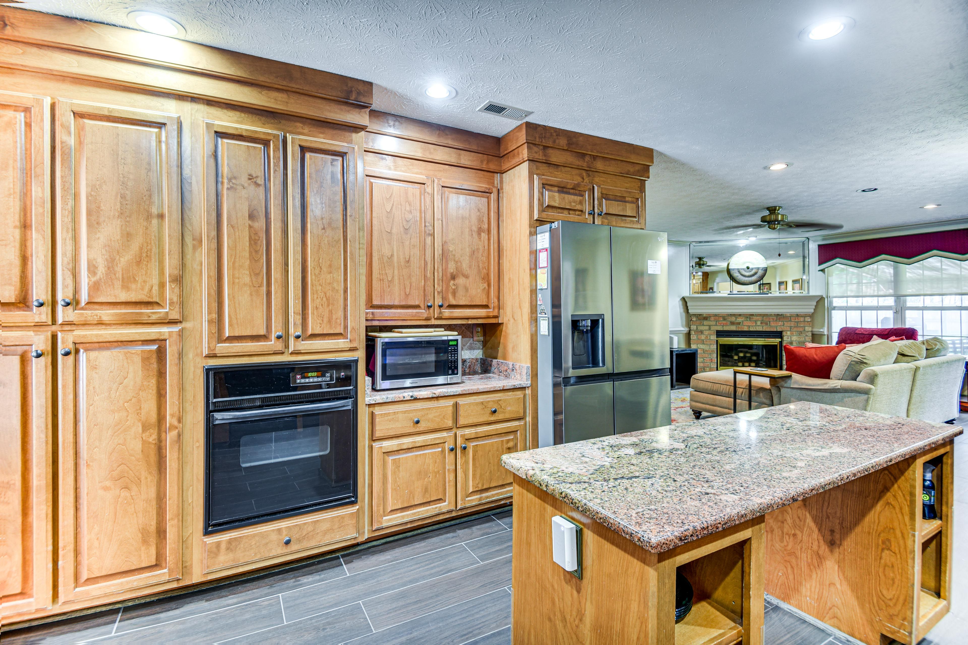 Kitchen | Dining Table