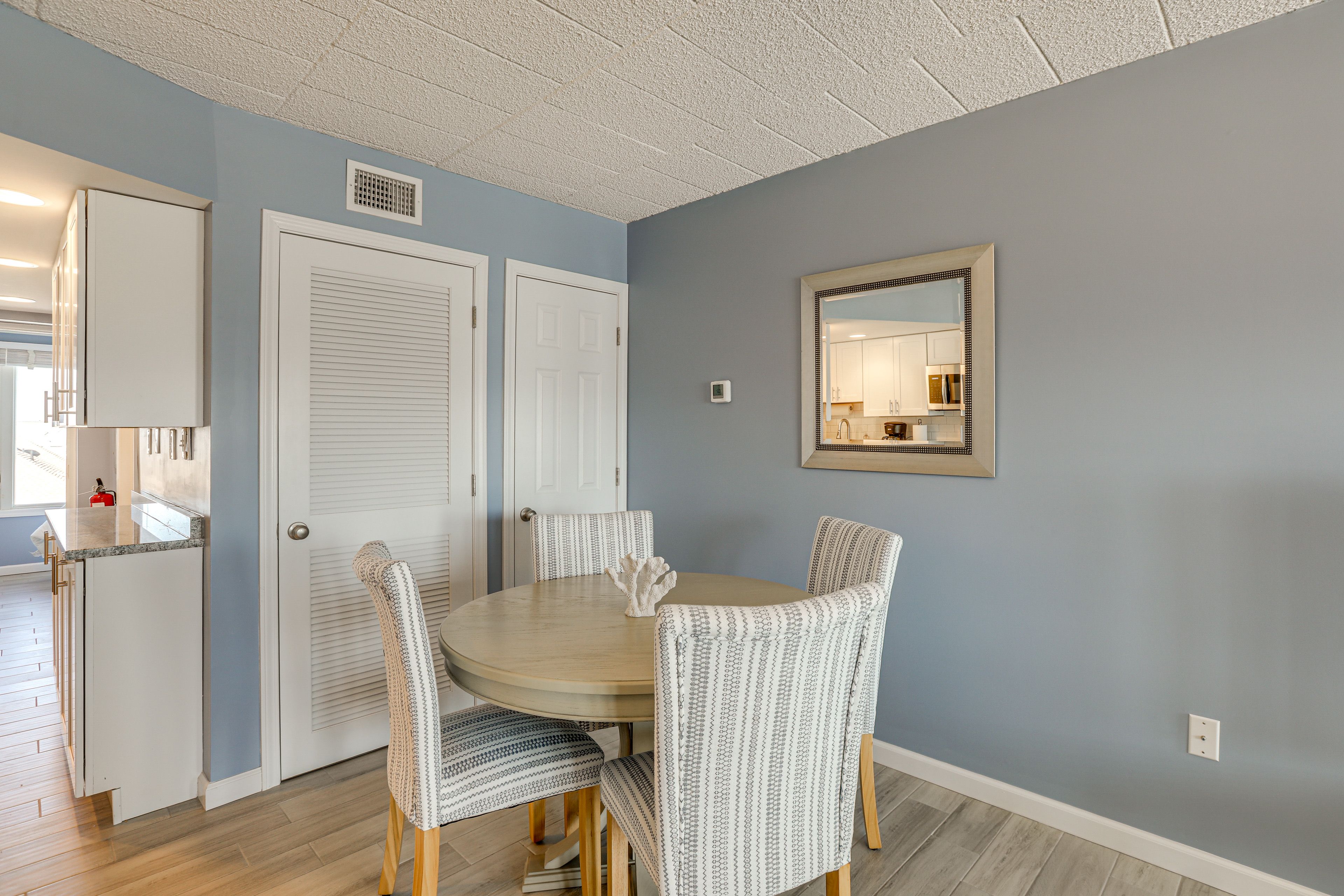 Dining Area | Dishware & Flatware