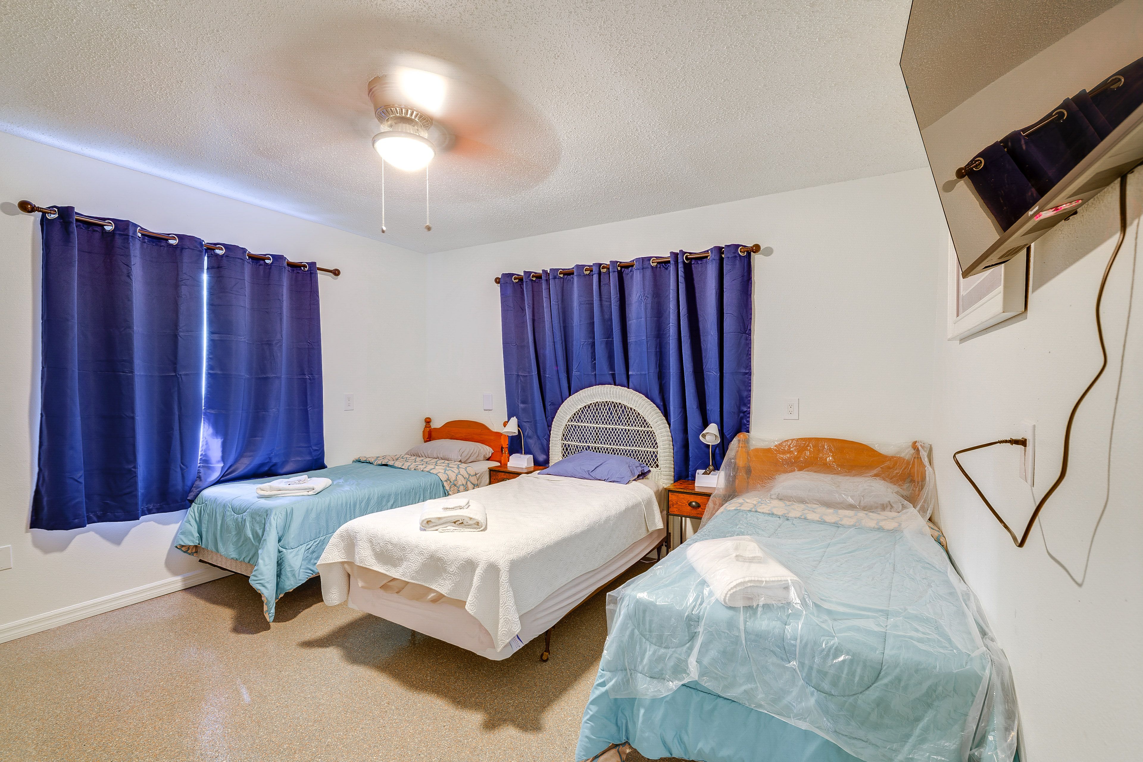 Bedroom 3 | 3 Twin Beds