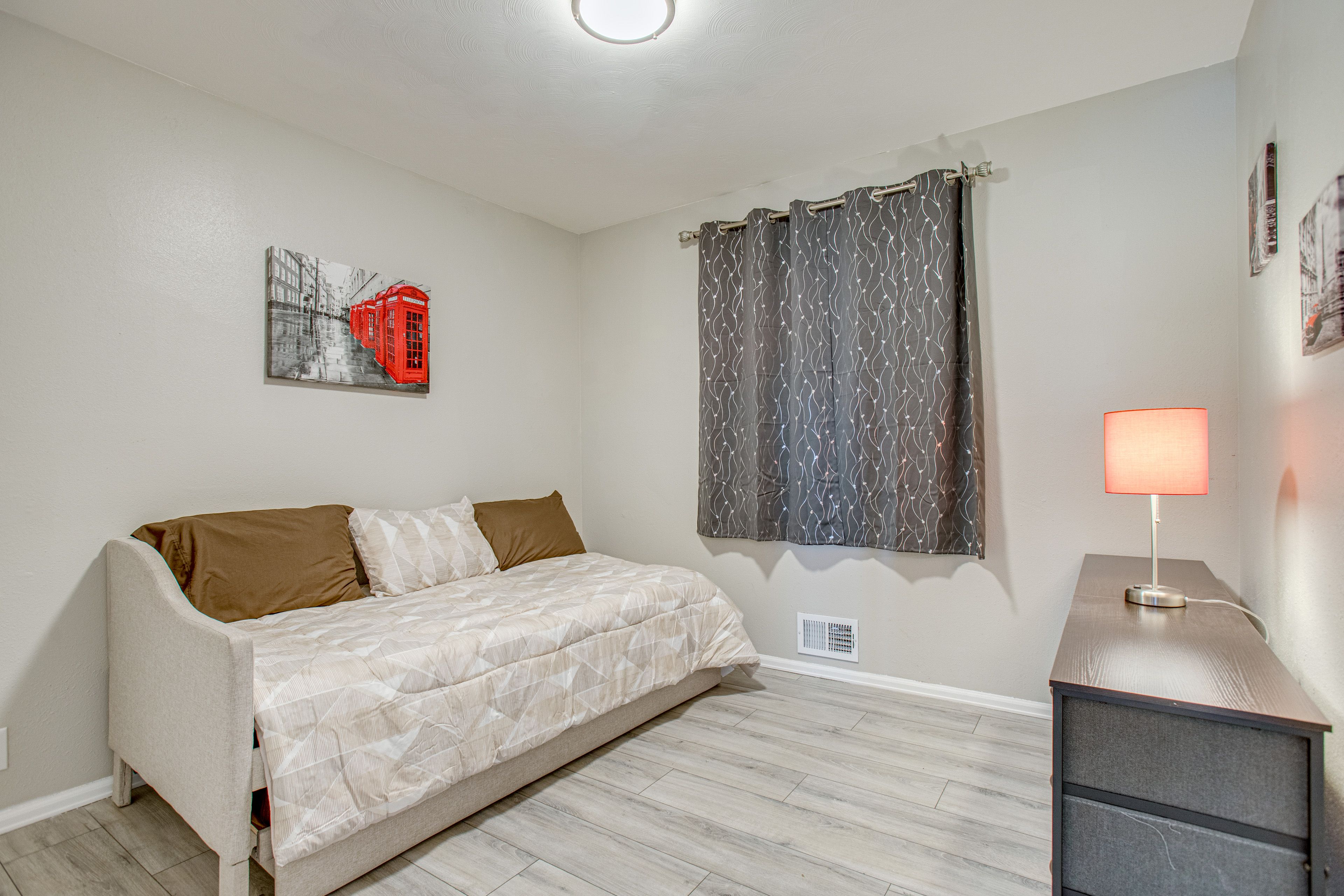 Bedroom 2 | Twin Bed w/ Twin Trundle (Converts to King Bed) | Upper Floor