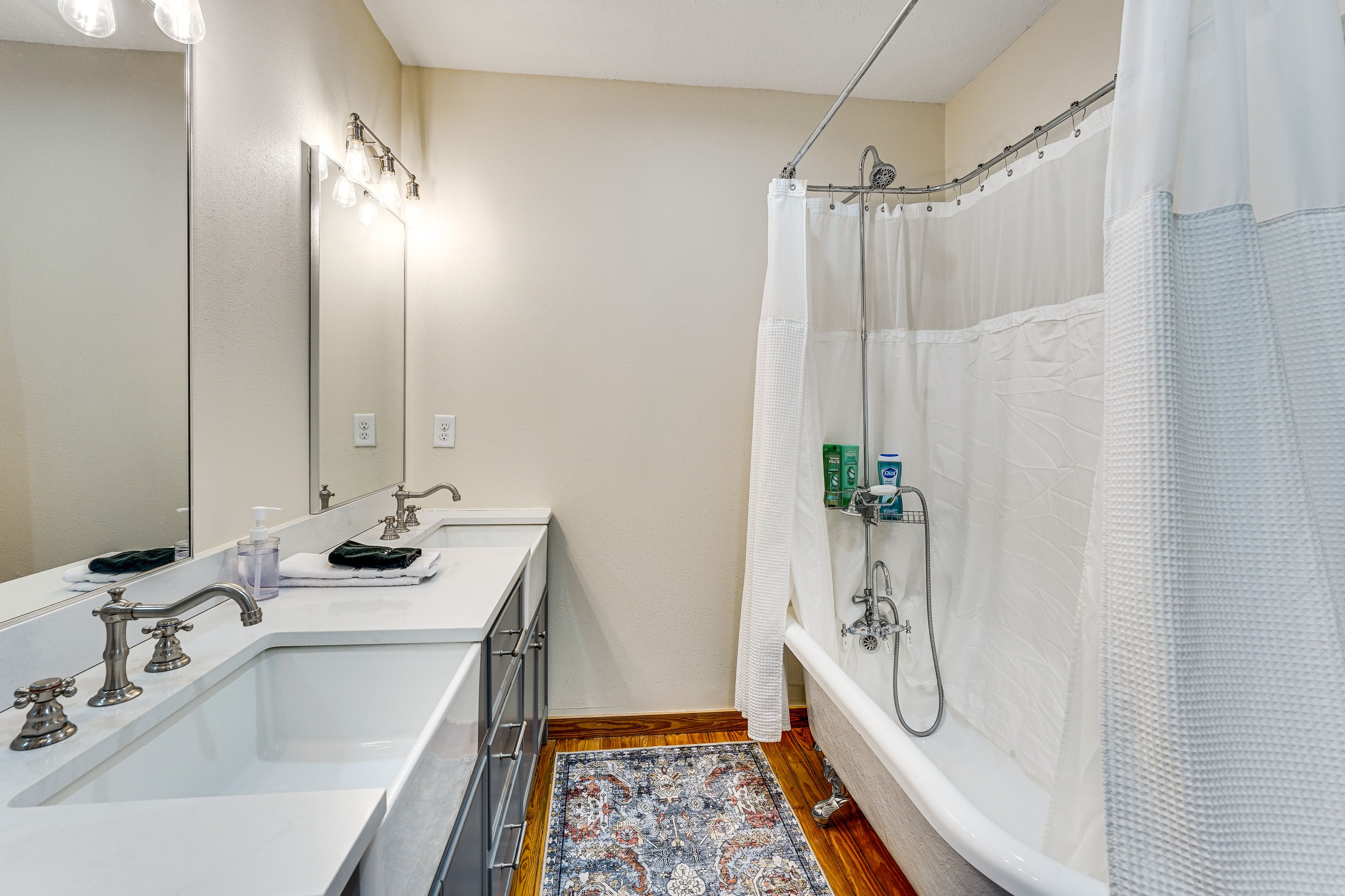 En-Suite Bathroom