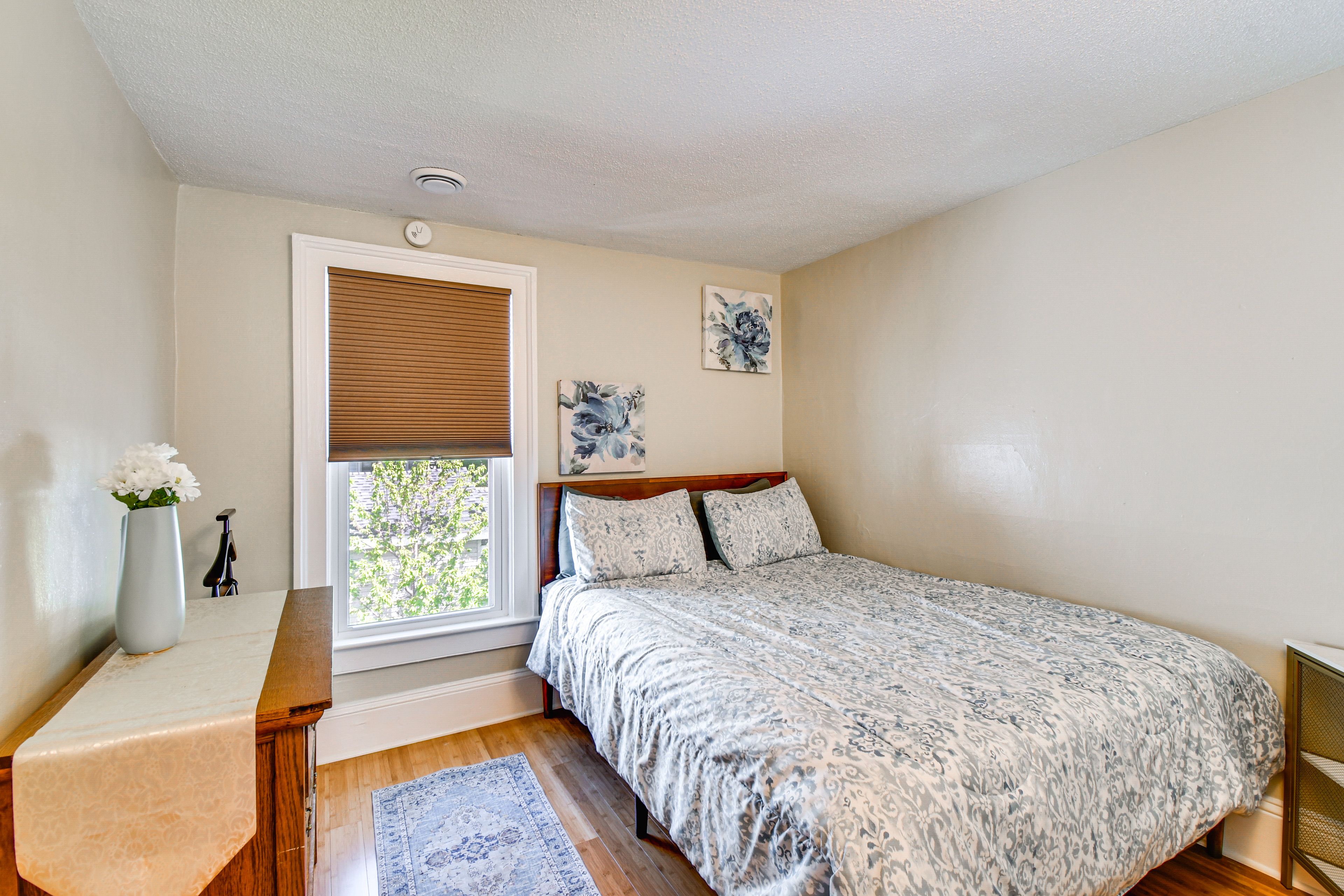 Bedroom 1 | Queen Bed | Linens Provided