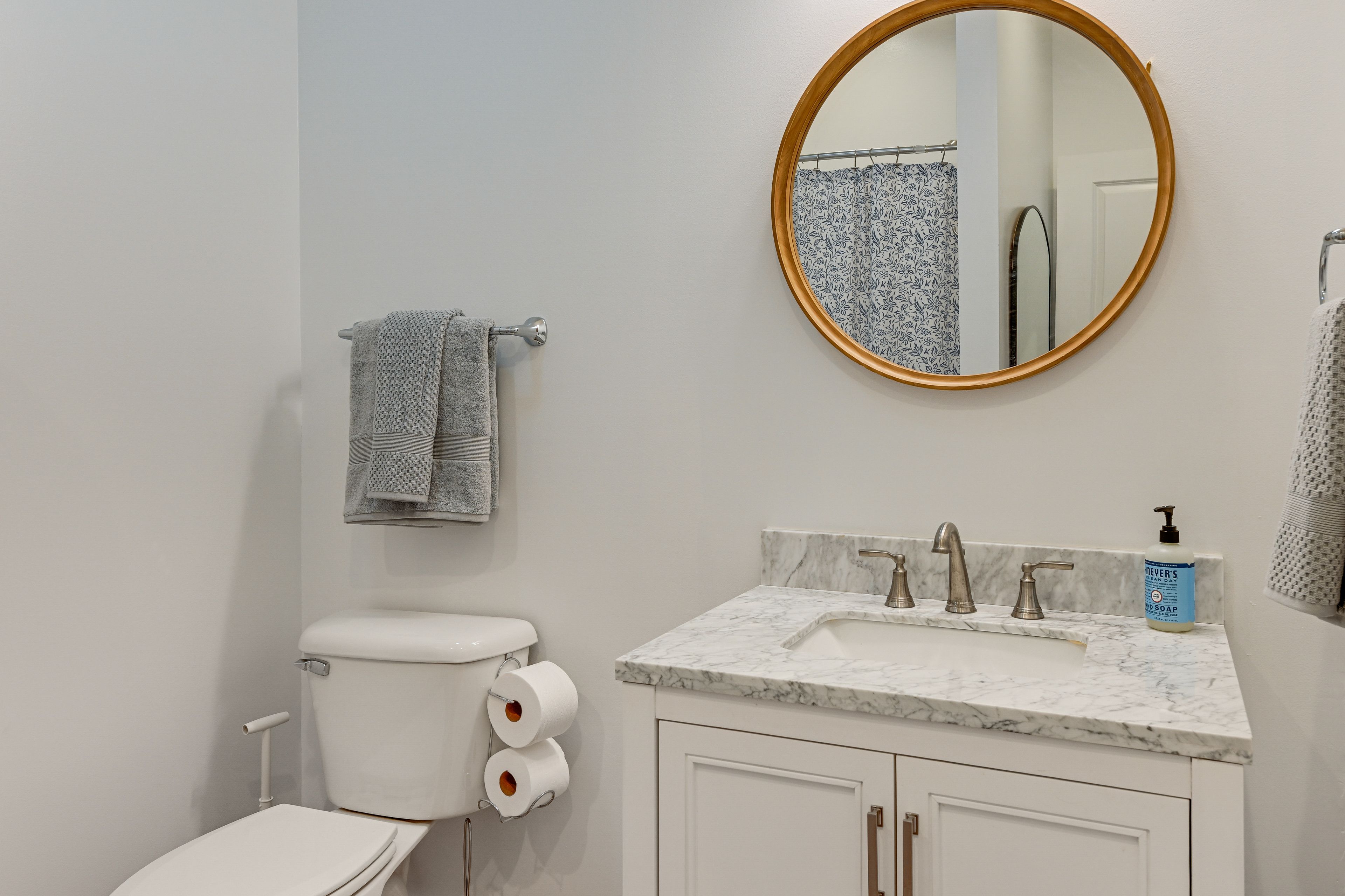 Full Bathroom