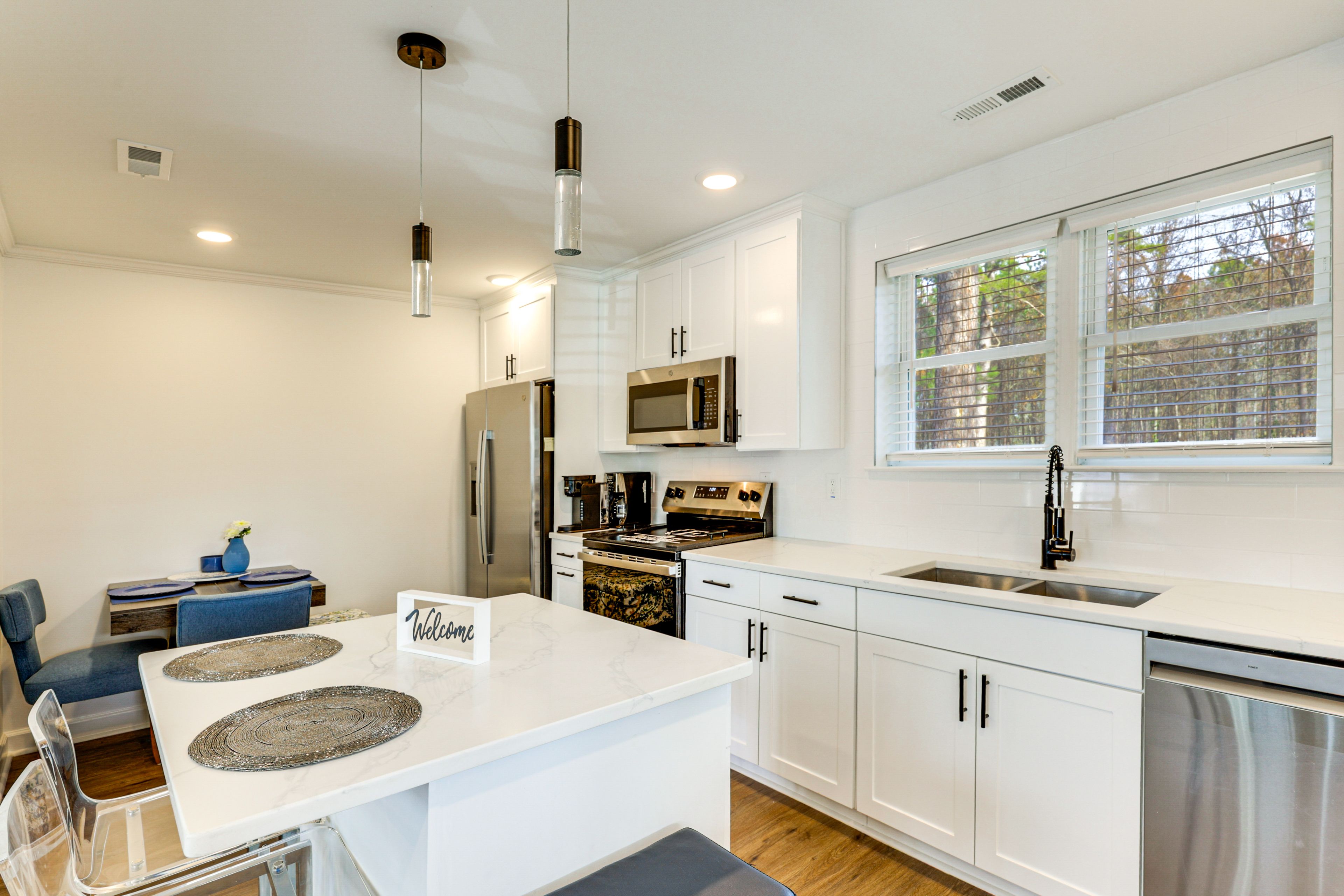 Kitchen | Trash Bags/Paper Towels