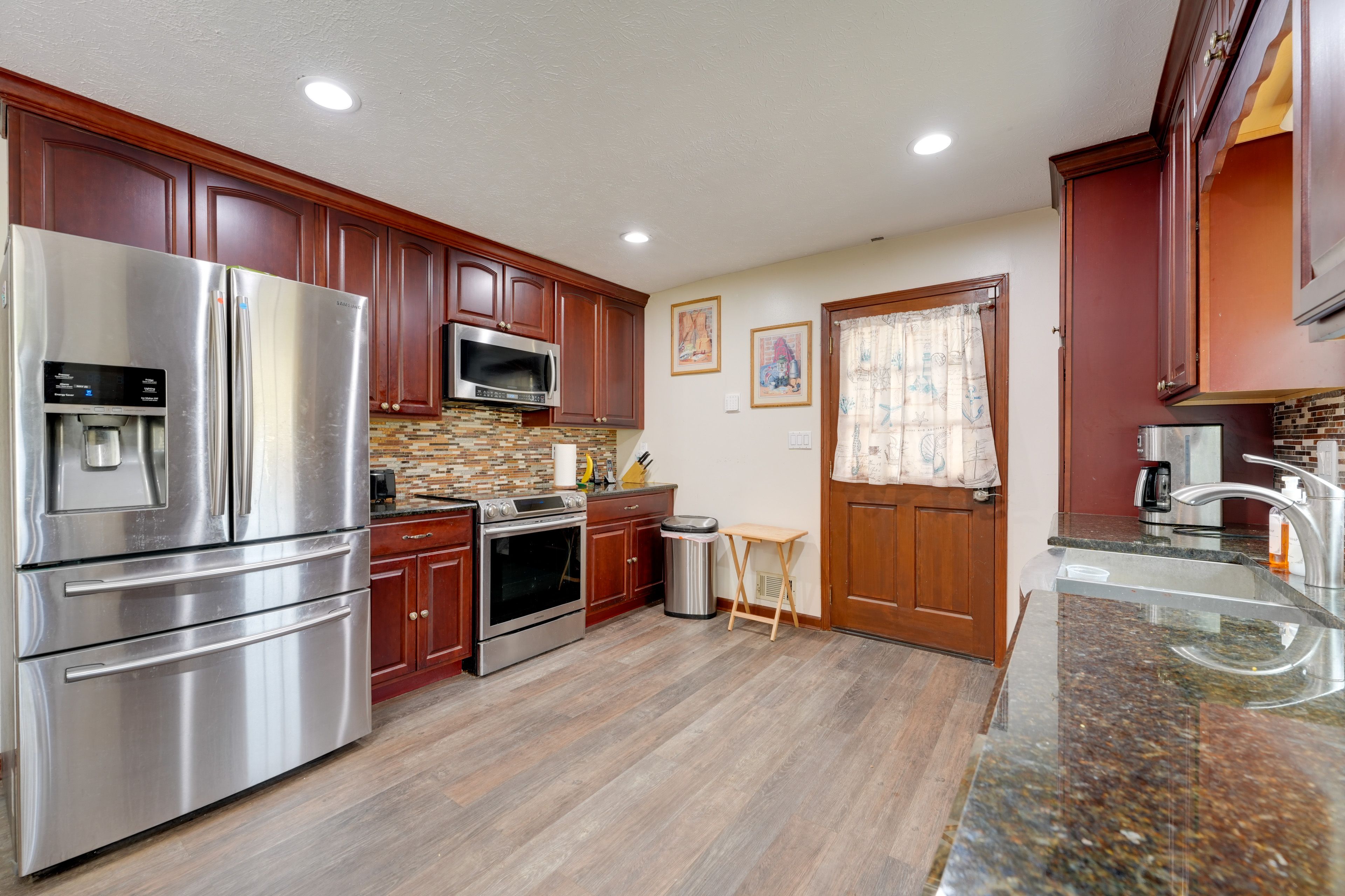 Kitchen | Main Level