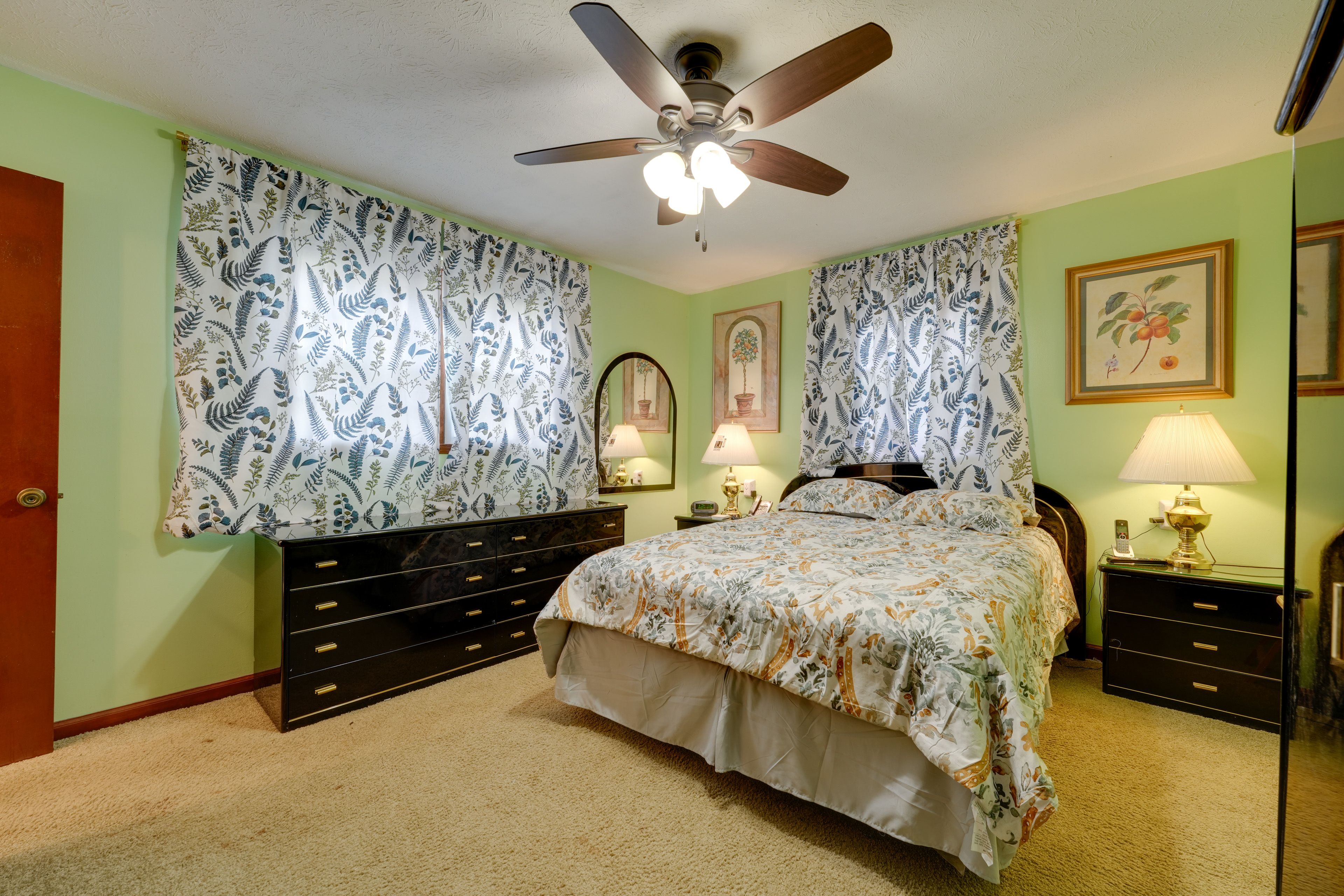 Bedroom 2 | Upper Level | Queen Bed