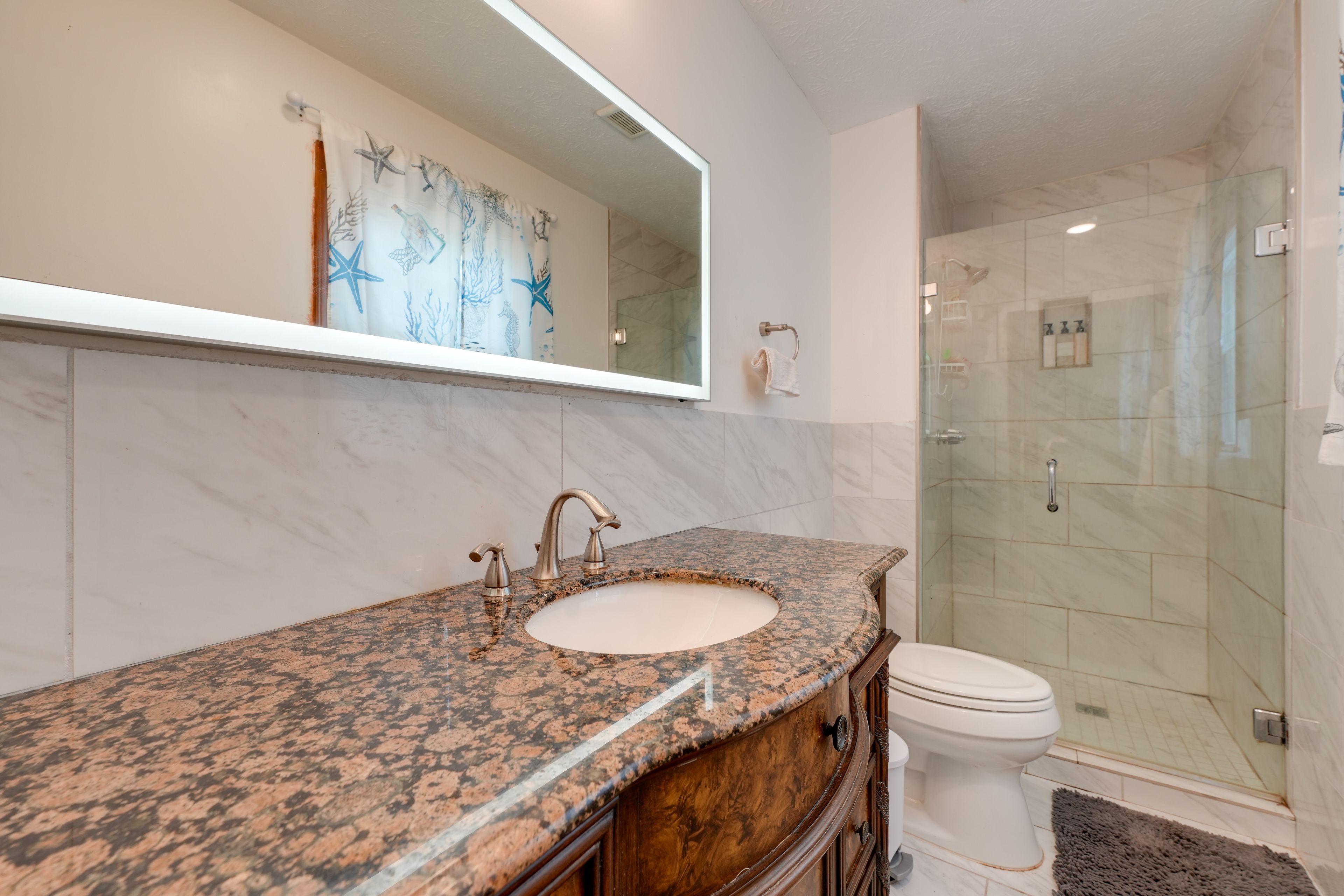 Full Bathroom | Upper Level