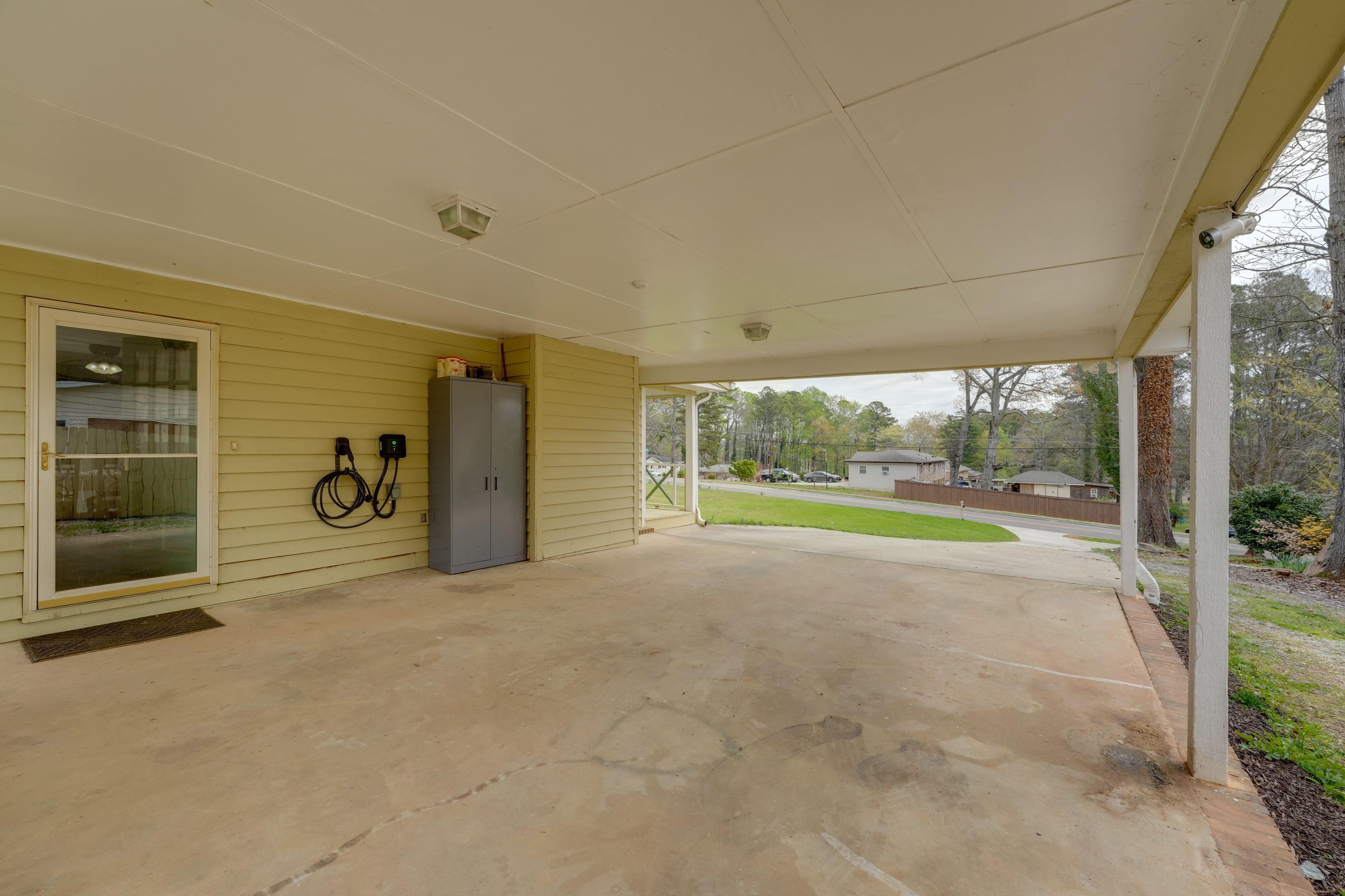 Parking | Driveway (4 Vehicles) | EV Charger Available