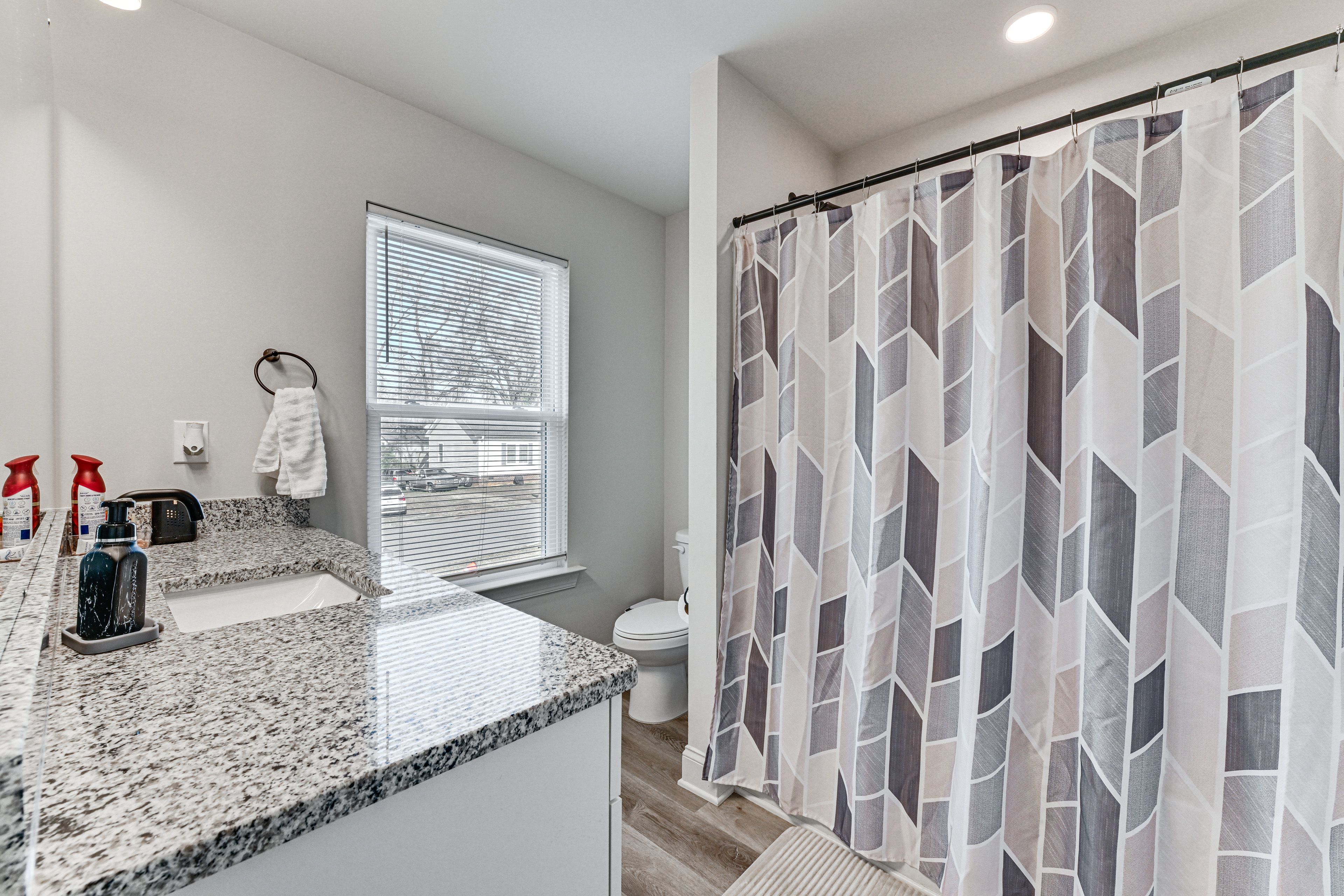 En-Suite Bathroom | 2nd Floor | Towels Provided