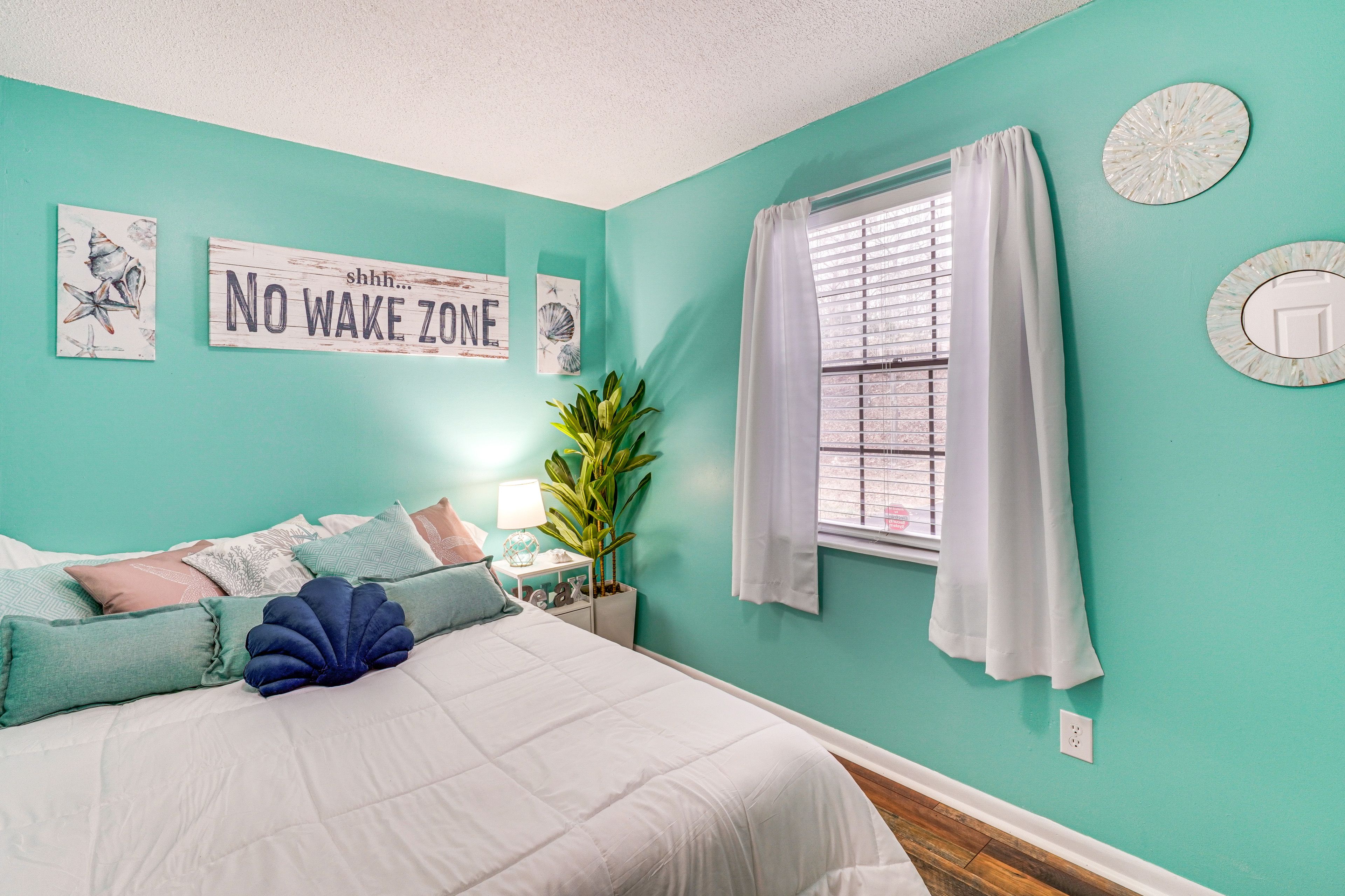 Bedroom 2 | 1st Floor | King Bed