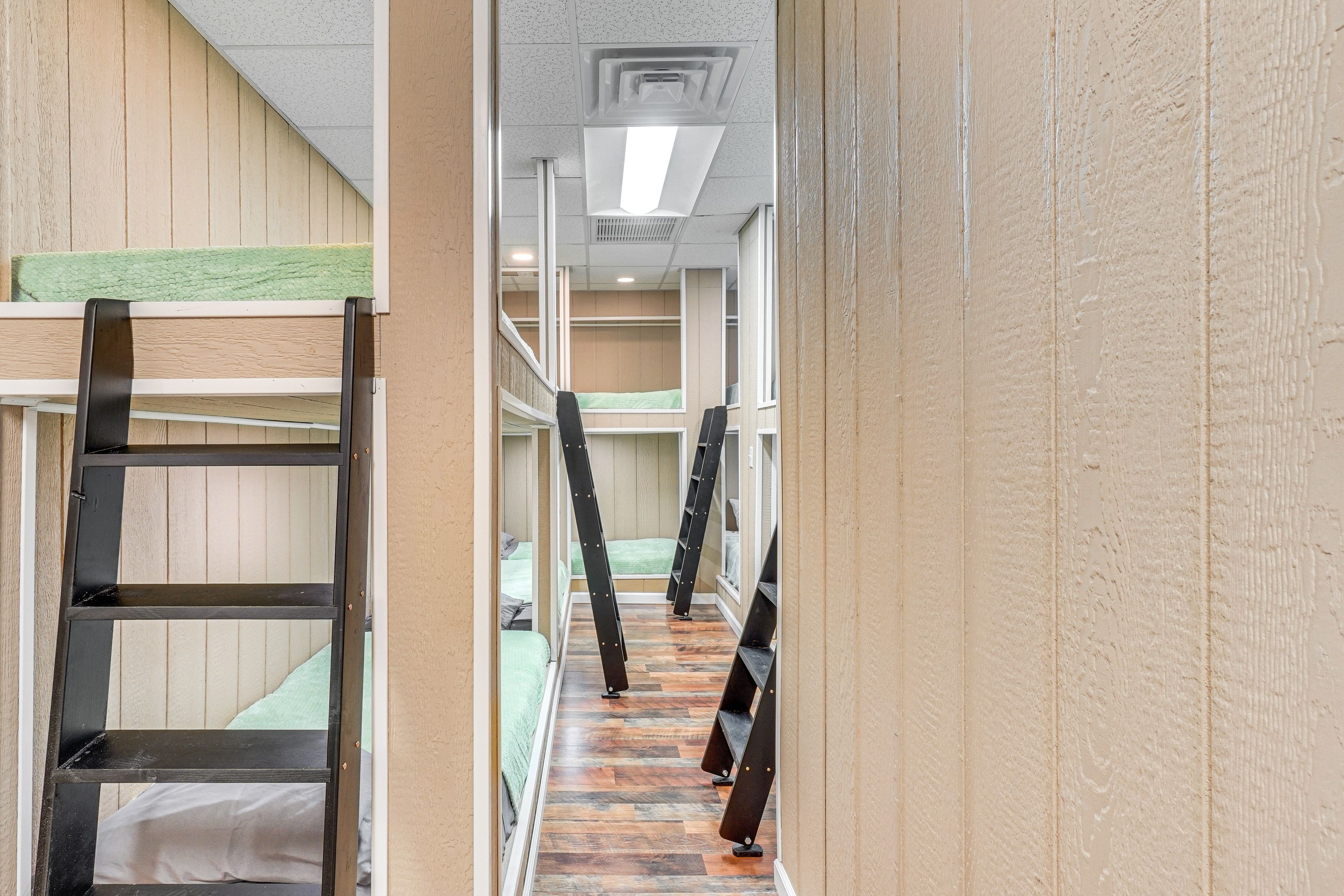 Bunkhouse | Basement | 3 Twin Bunk Beds | 2 Queen Bunk Beds