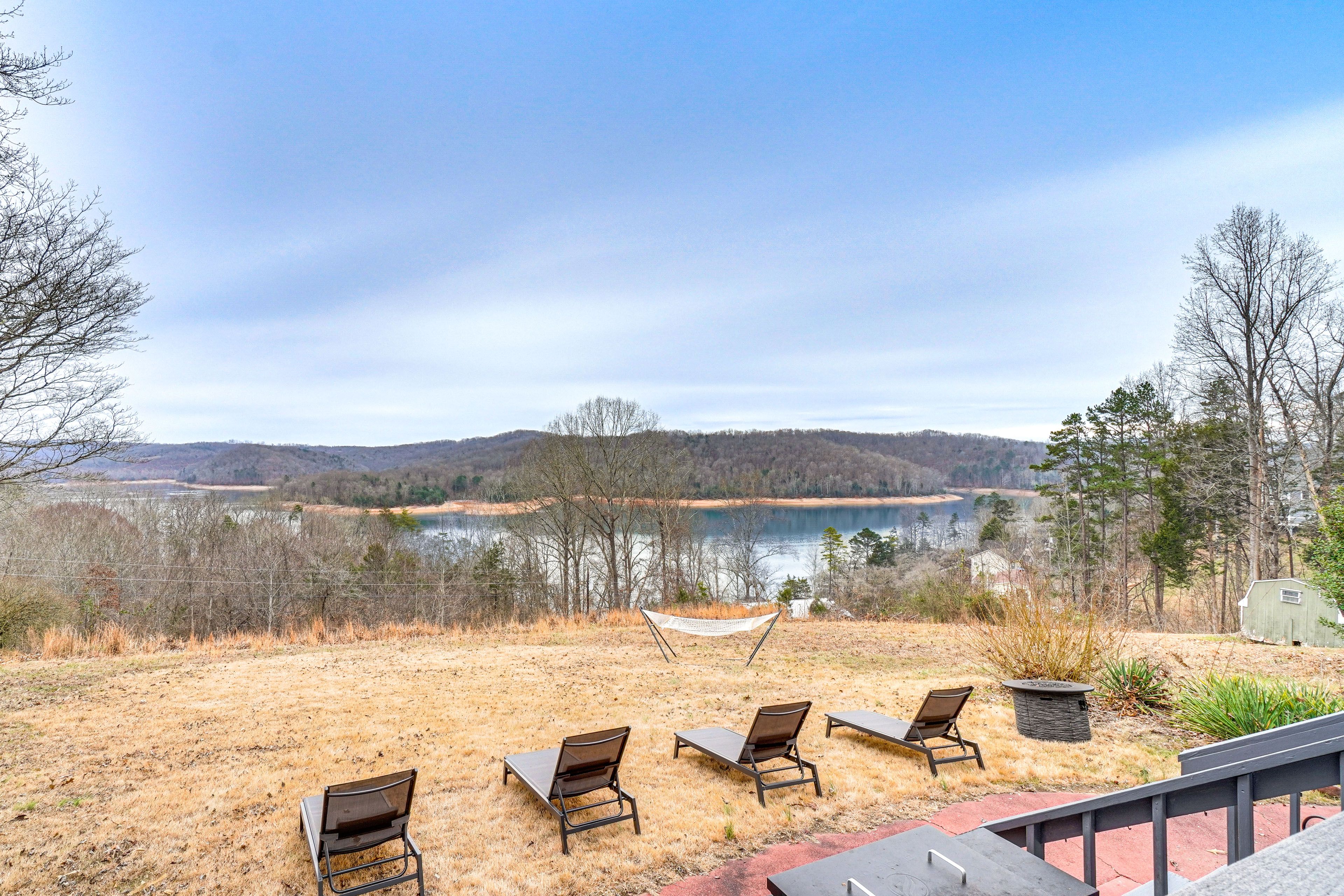 LaFollette Vacation Rental | 3BR | 3BA | 2,839 Sq Ft | 2 Steps to Enter