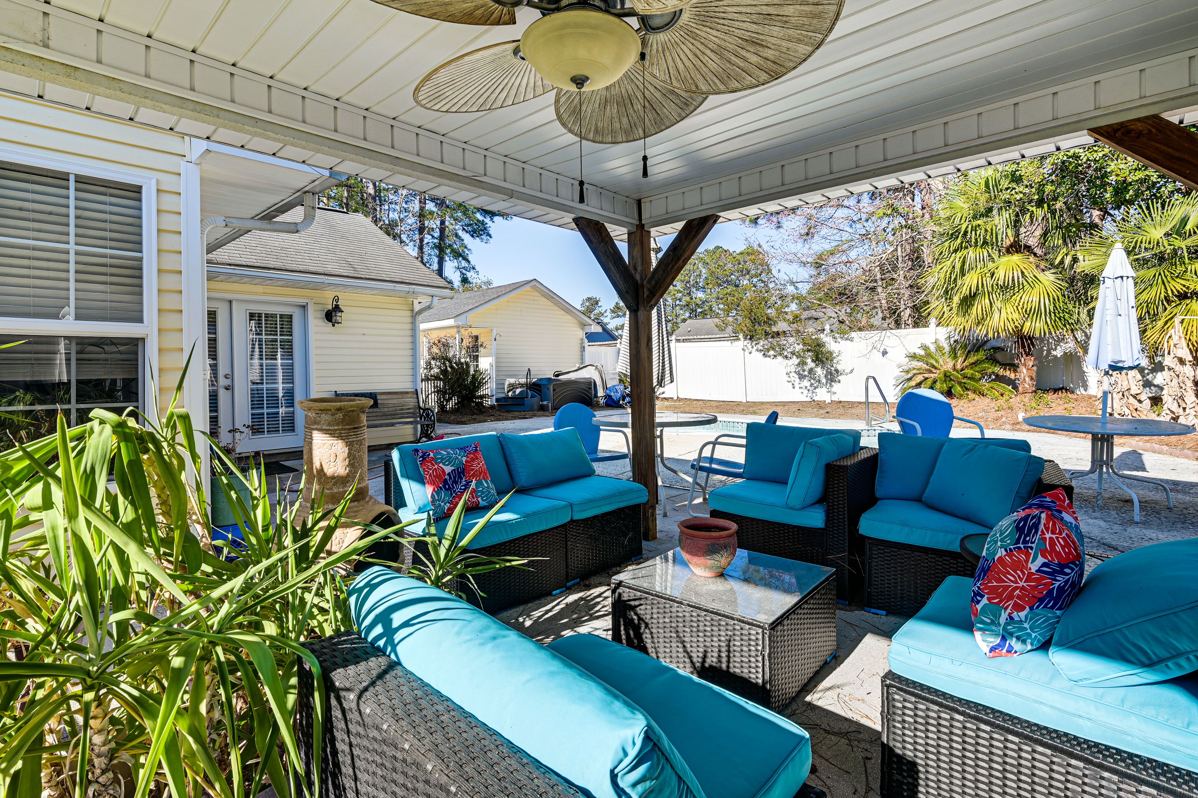 Furnished Gazebo | Fenced-In Yard | 15 Mi to Myrtle Beach