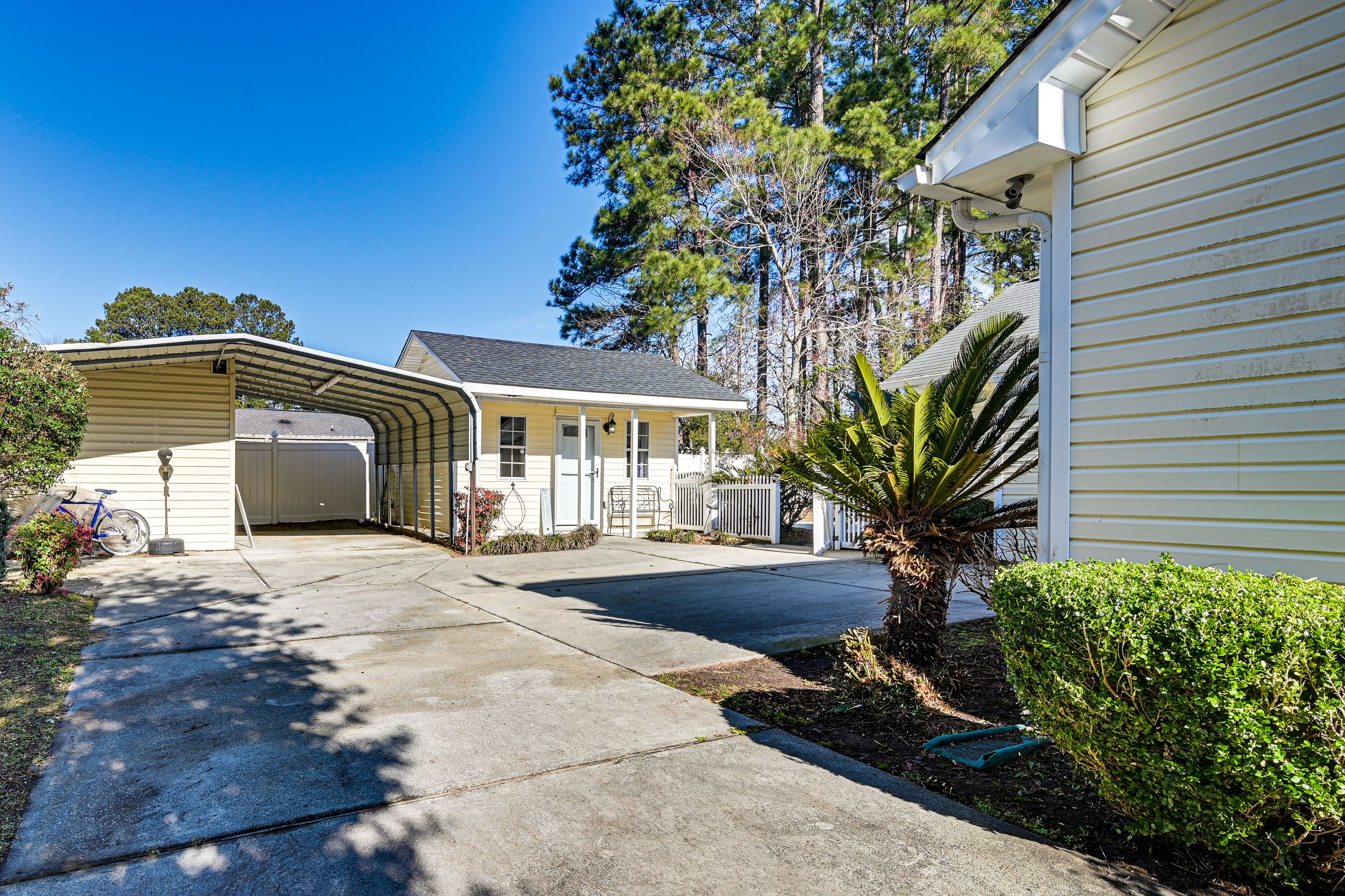 Driveway Parking | 9 Vehicles