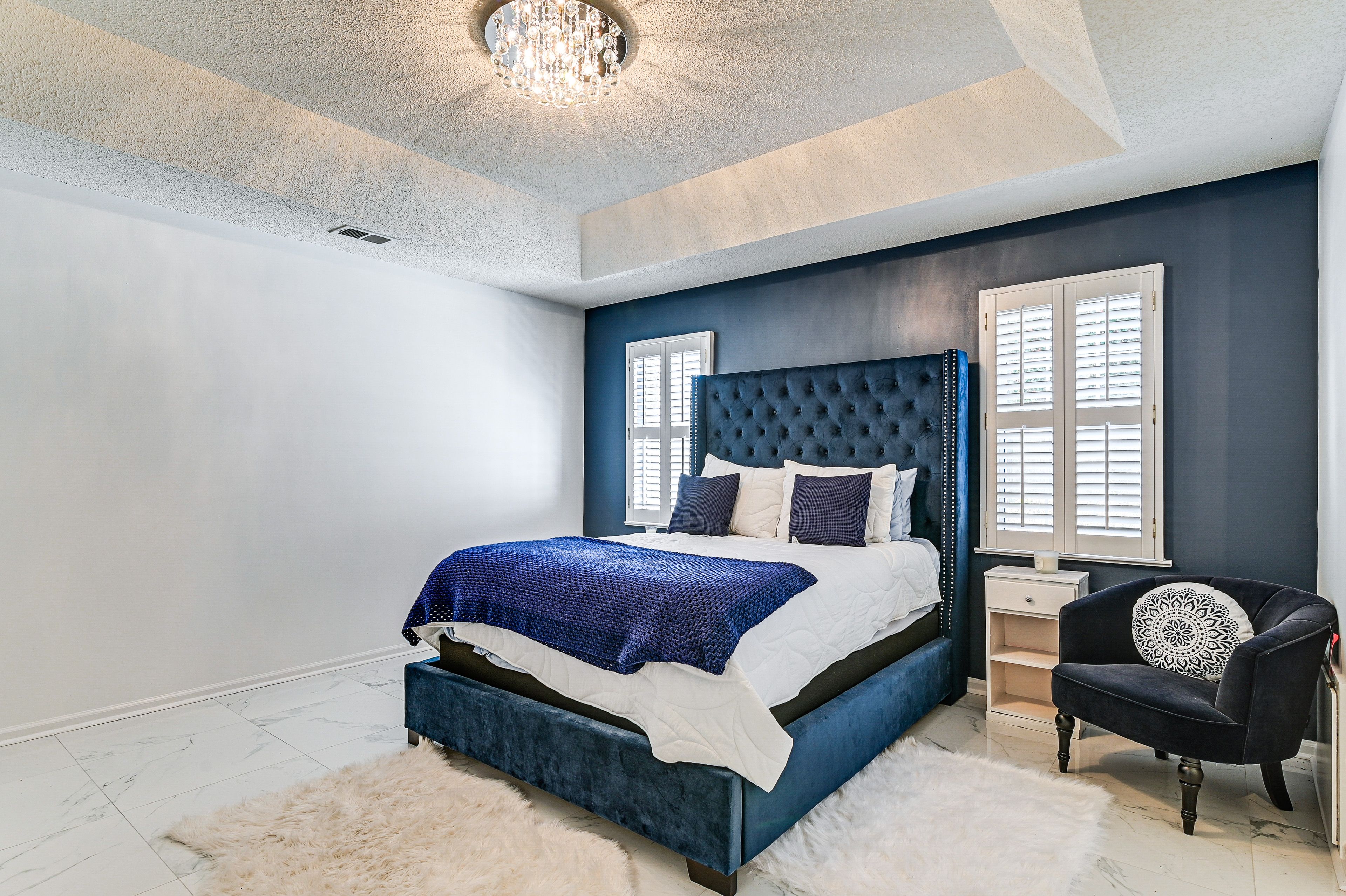 Bedroom 1 | Queen Bed