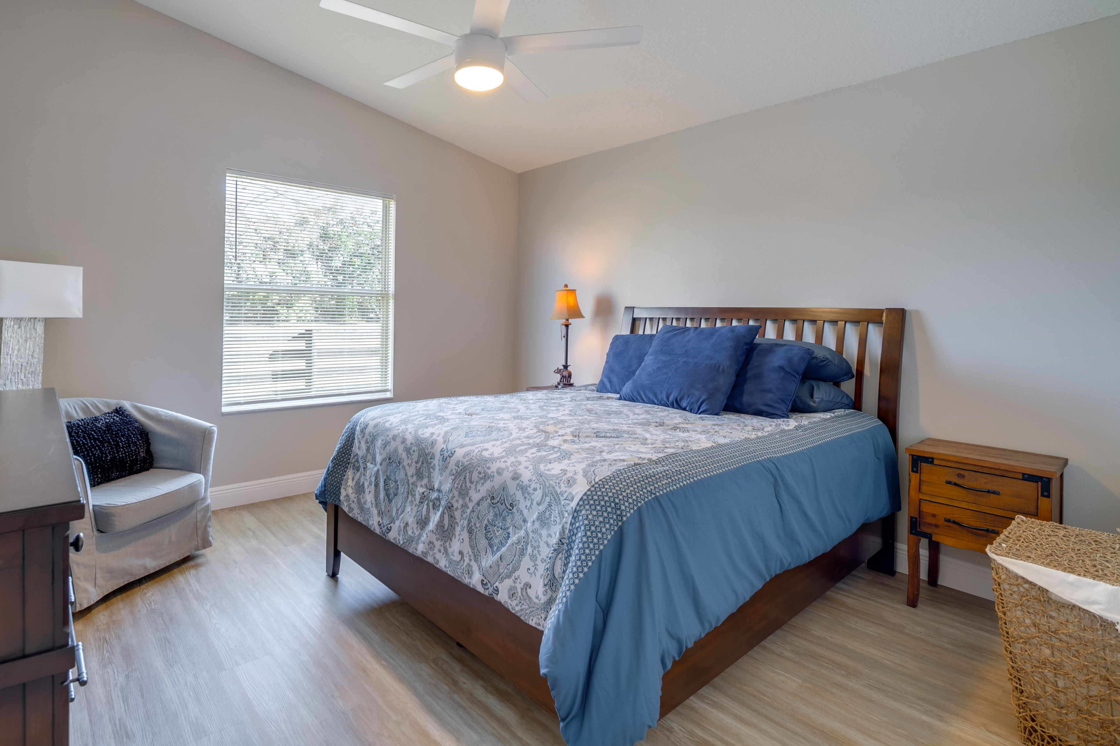 Bedroom 2 | Queen Bed