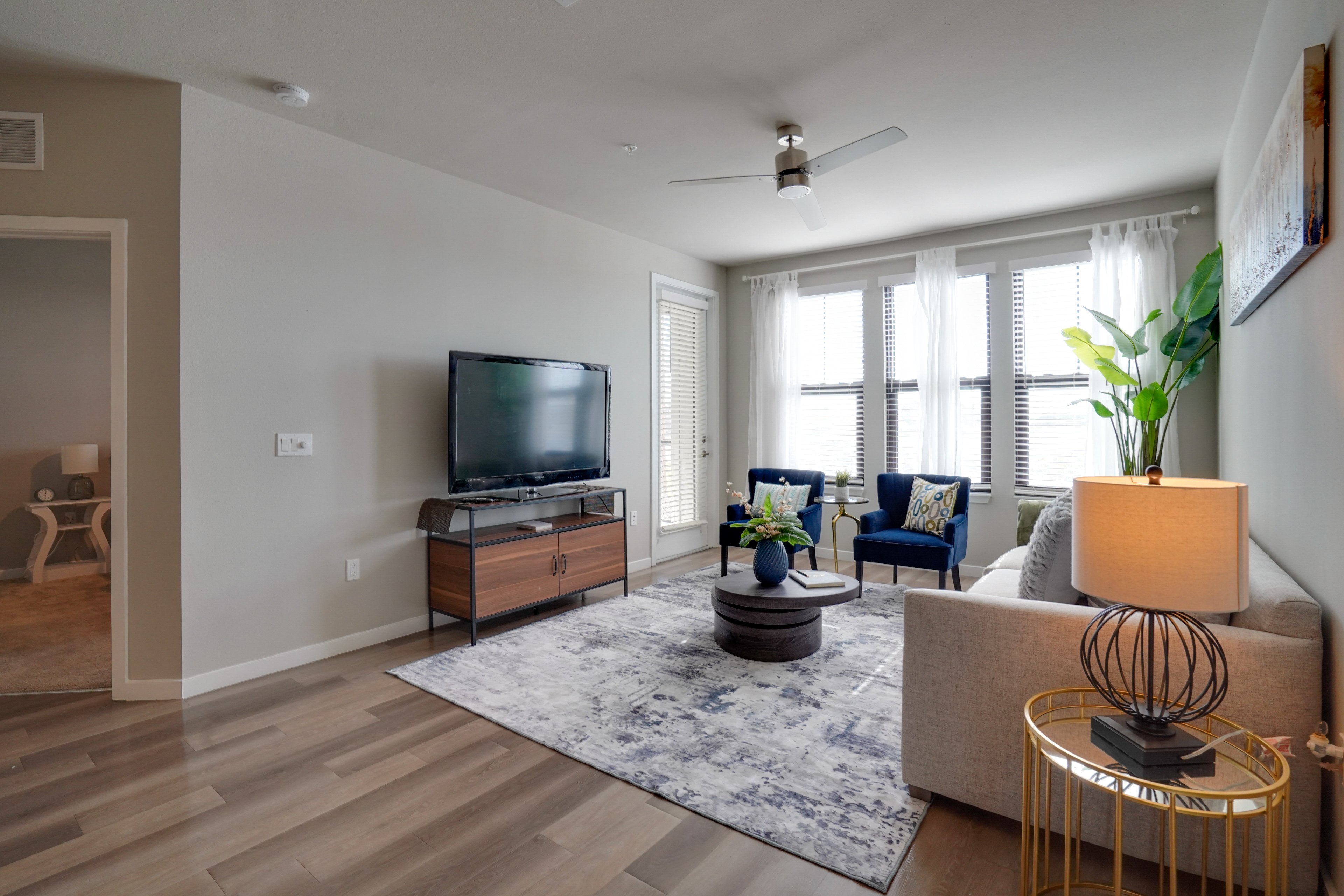 Living Room | Free WiFi | Smart TV | Central A/C