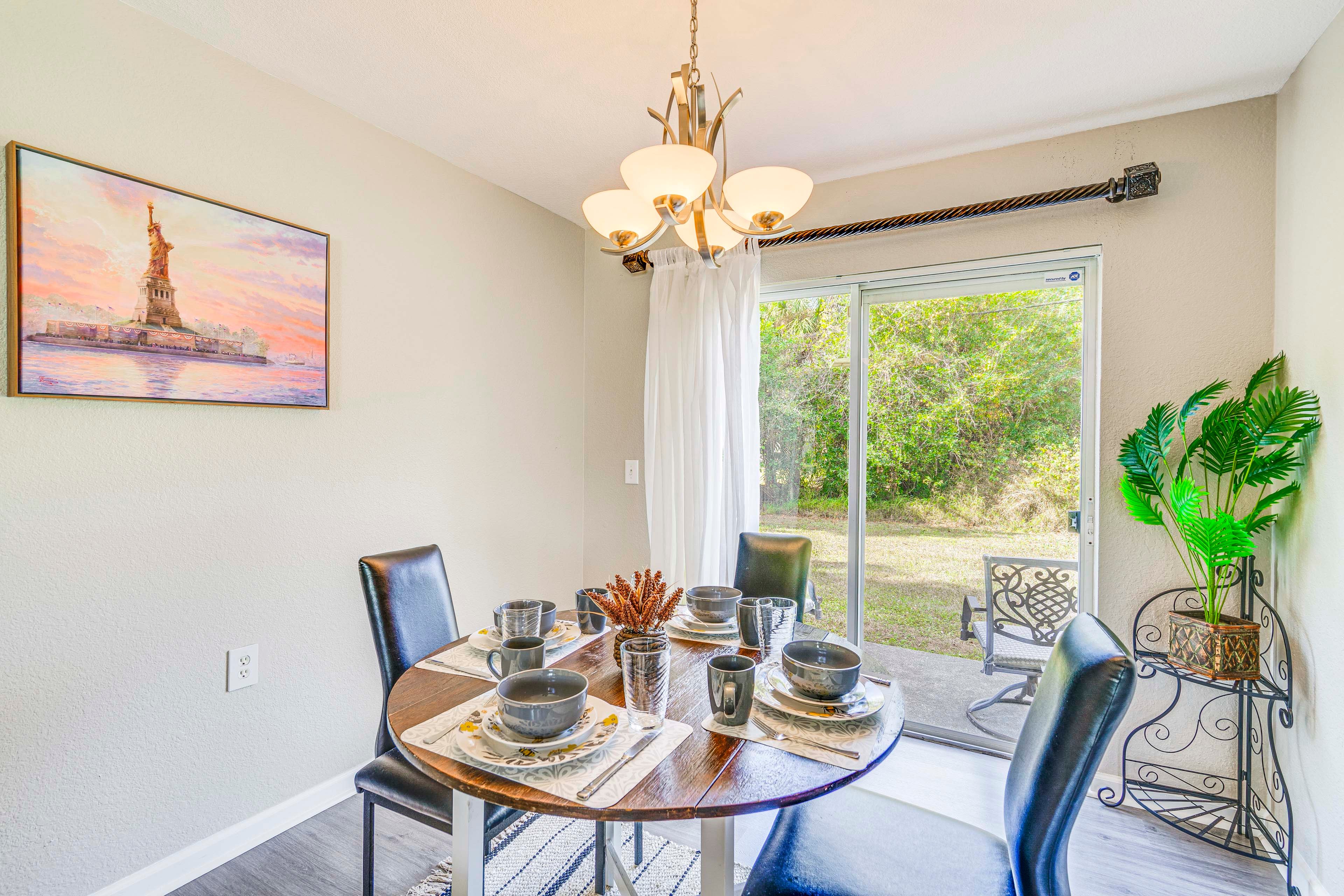 Dining Area | Dishware/Flatware