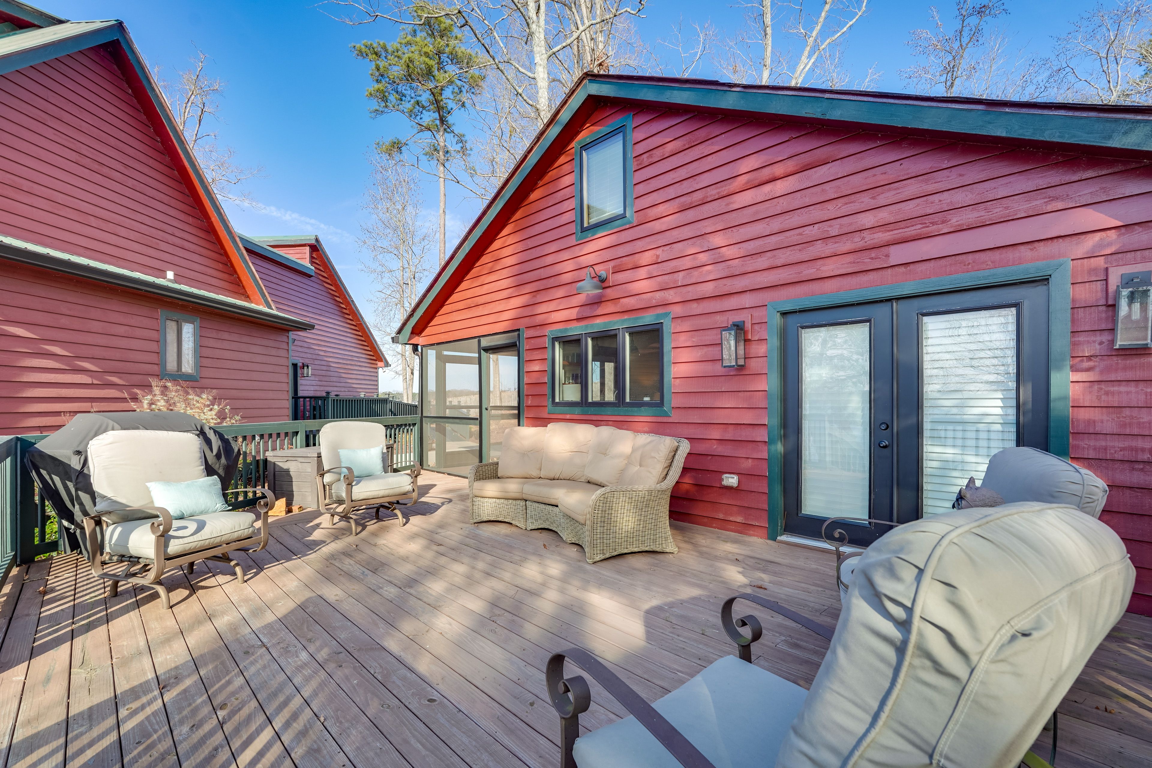 Private Deck | Screened-In Porch | Dining Area | Lake Views