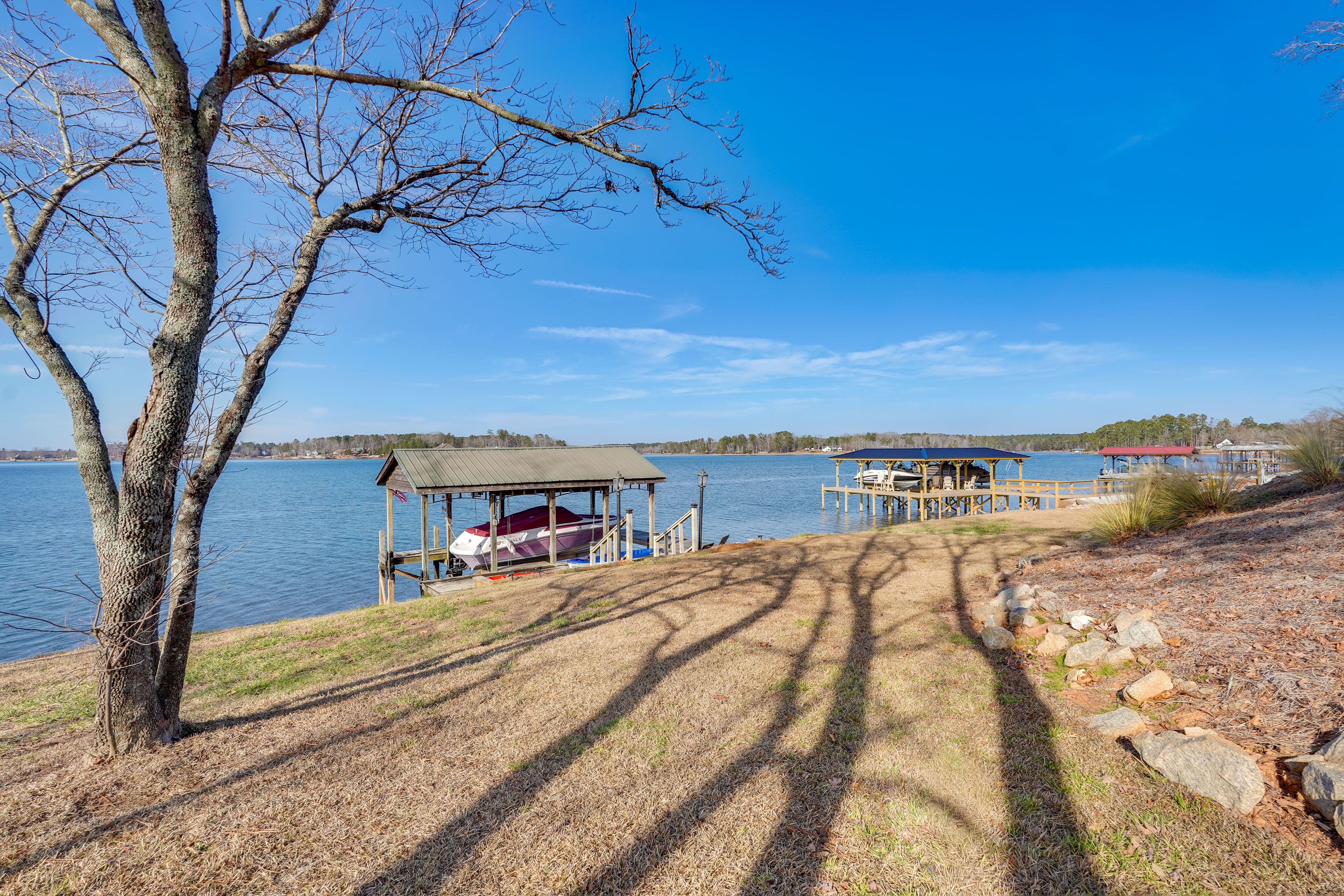 Shared Dock | Kayaks Provided | Speedboat Unavailable