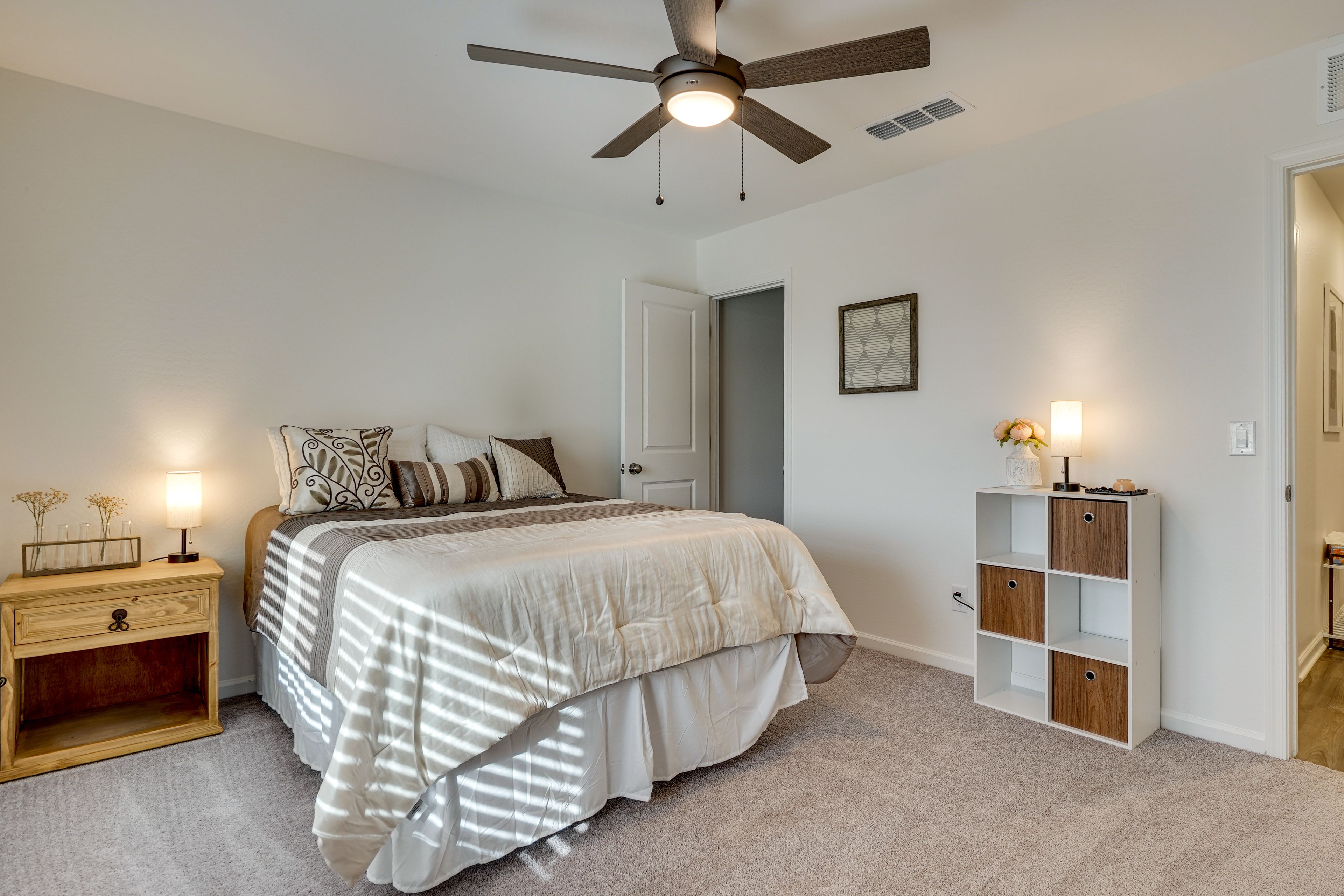 Bedroom 2 | Queen Bed