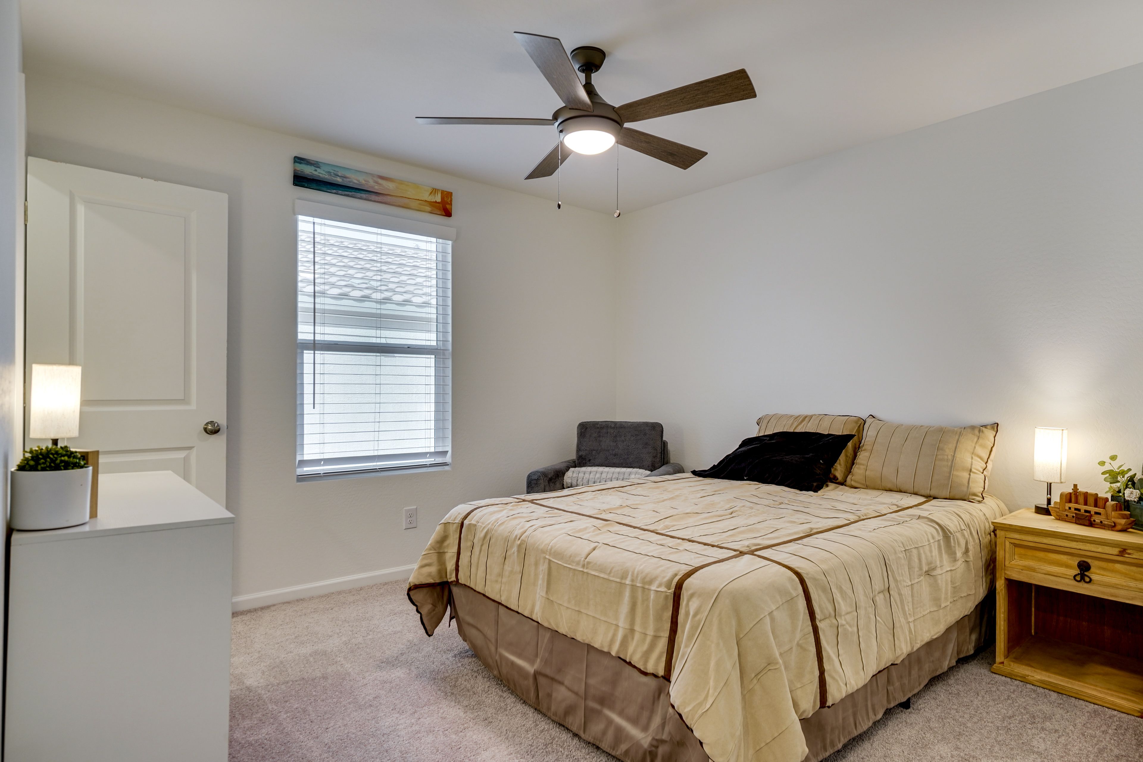 Bedroom 3 | Queen Bed