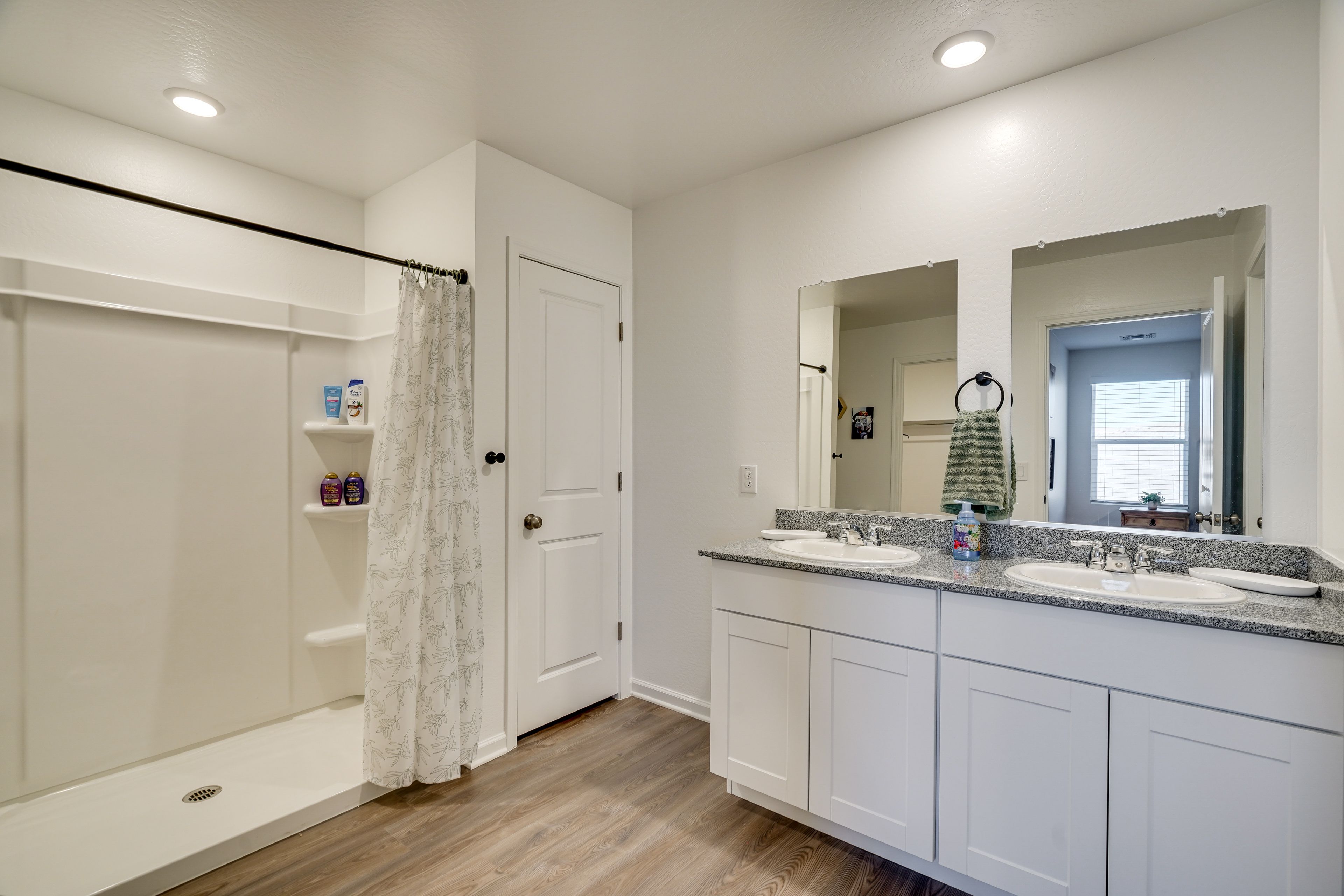 En-Suite Bathroom | Towels Provided