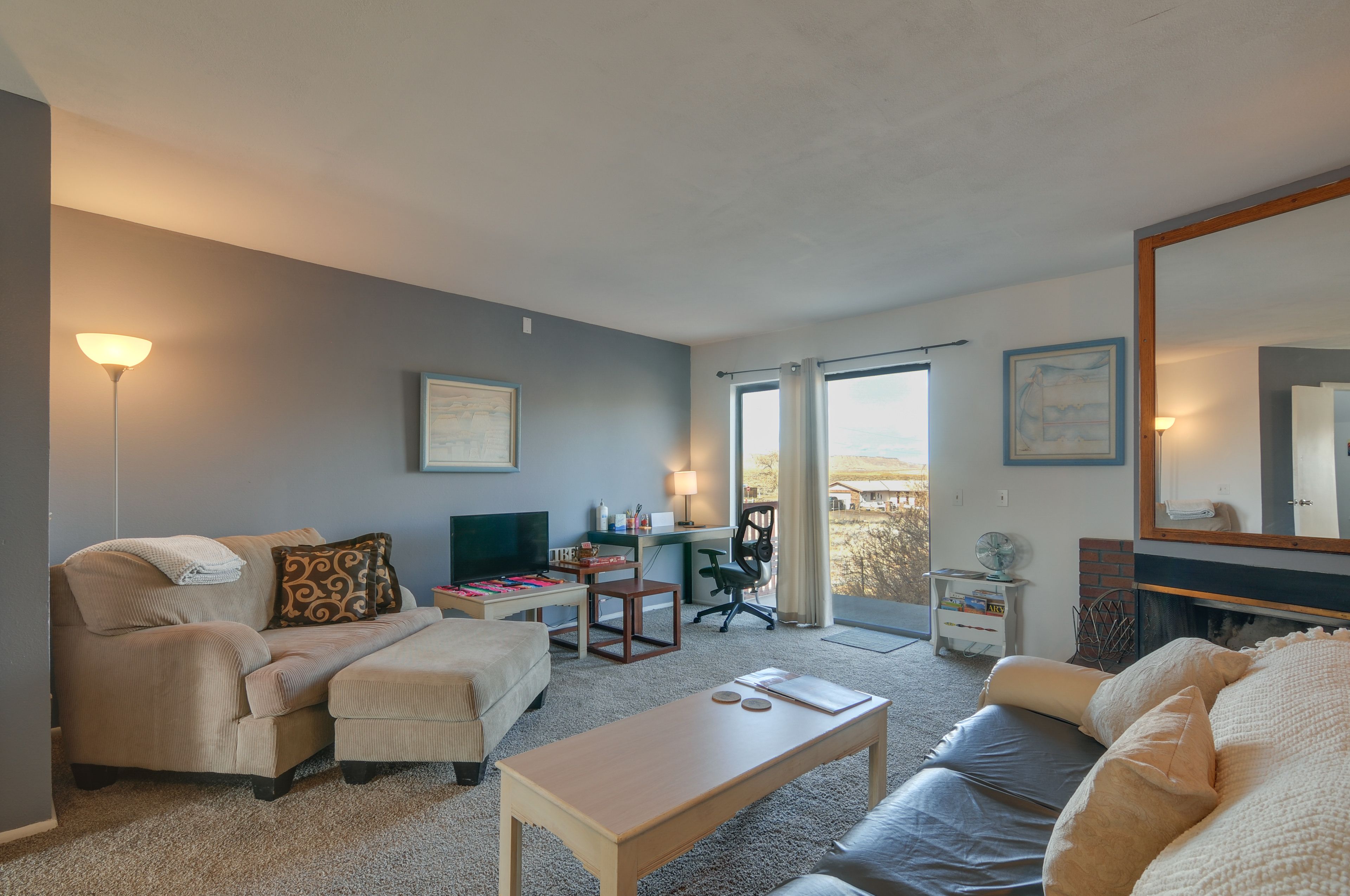 Living Room | Full Sleeper Sofa | Free WiFi | Roku TV | 1st Floor