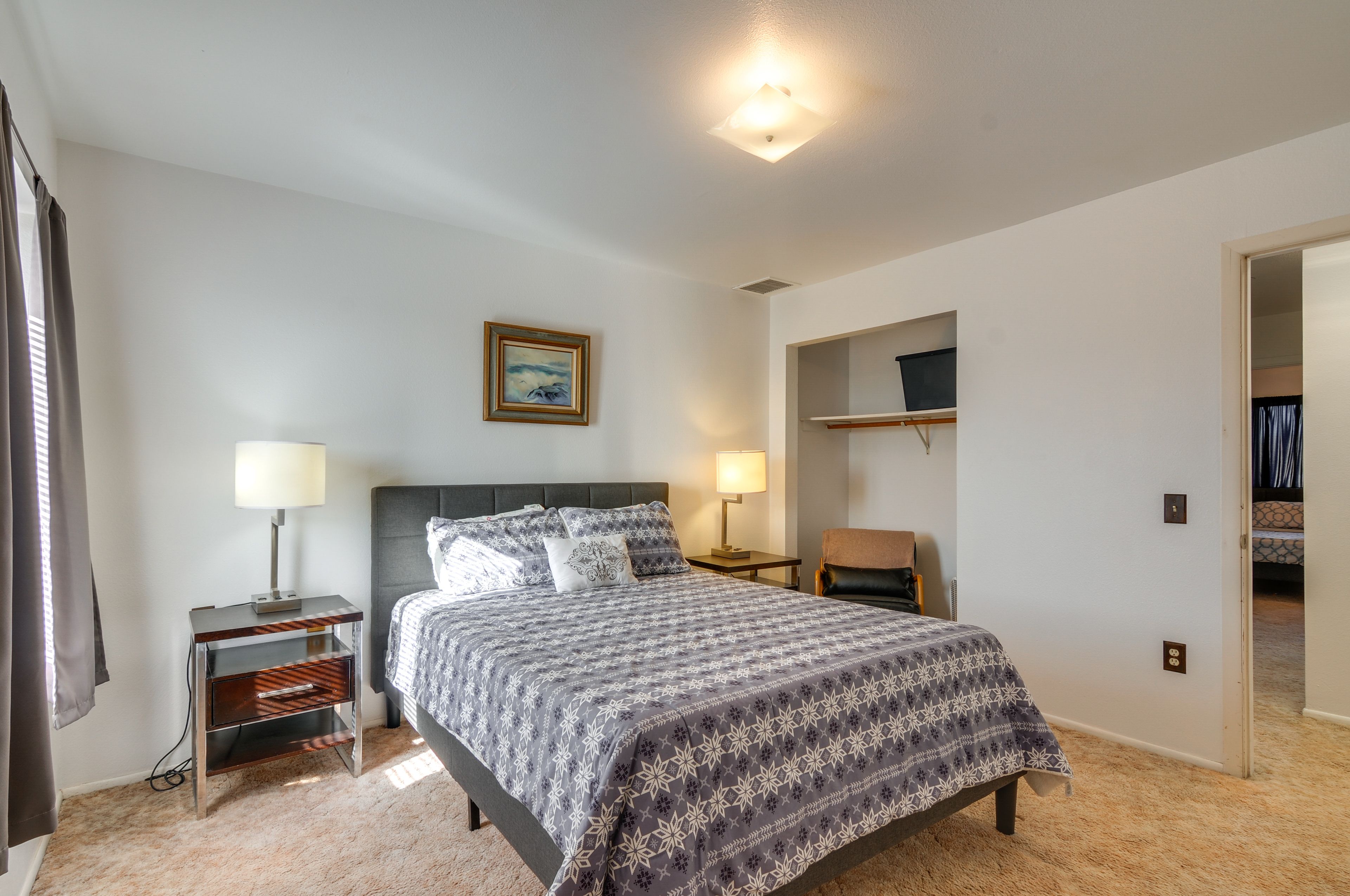 Bedroom 1 | Queen Bed | 1st Floor