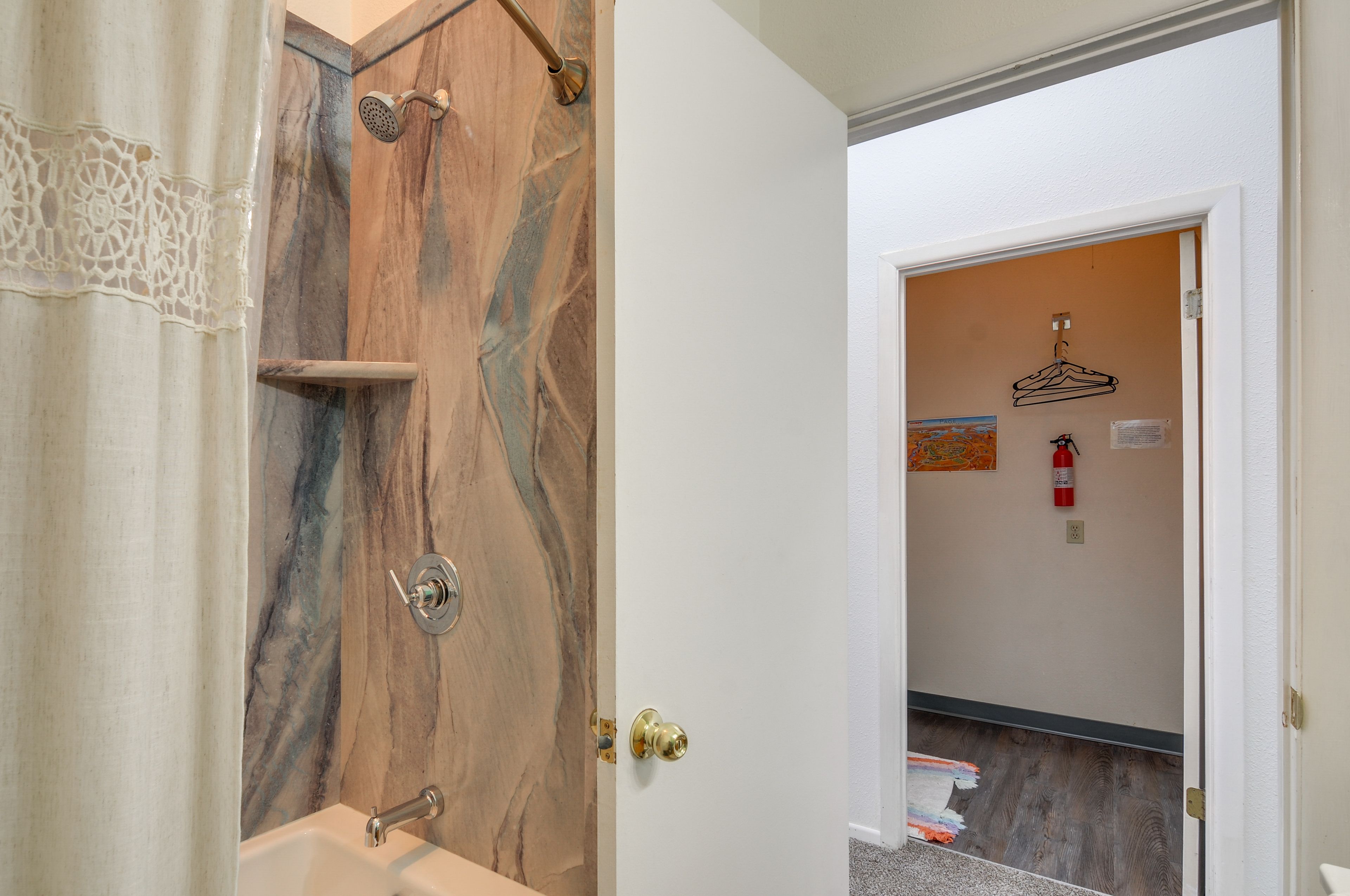 Bathroom | 2nd Floor