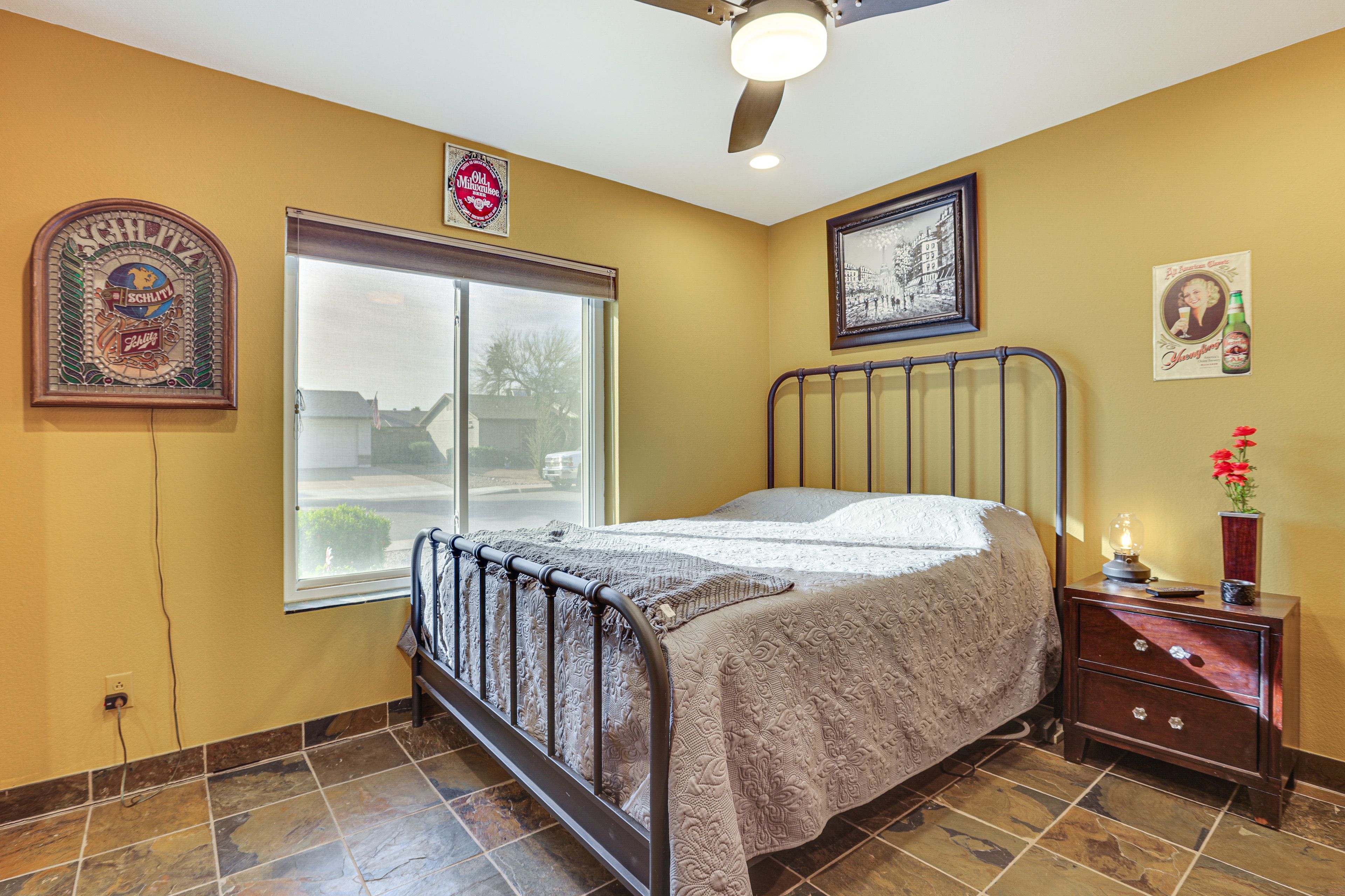 Bedroom 2 | Queen Bed