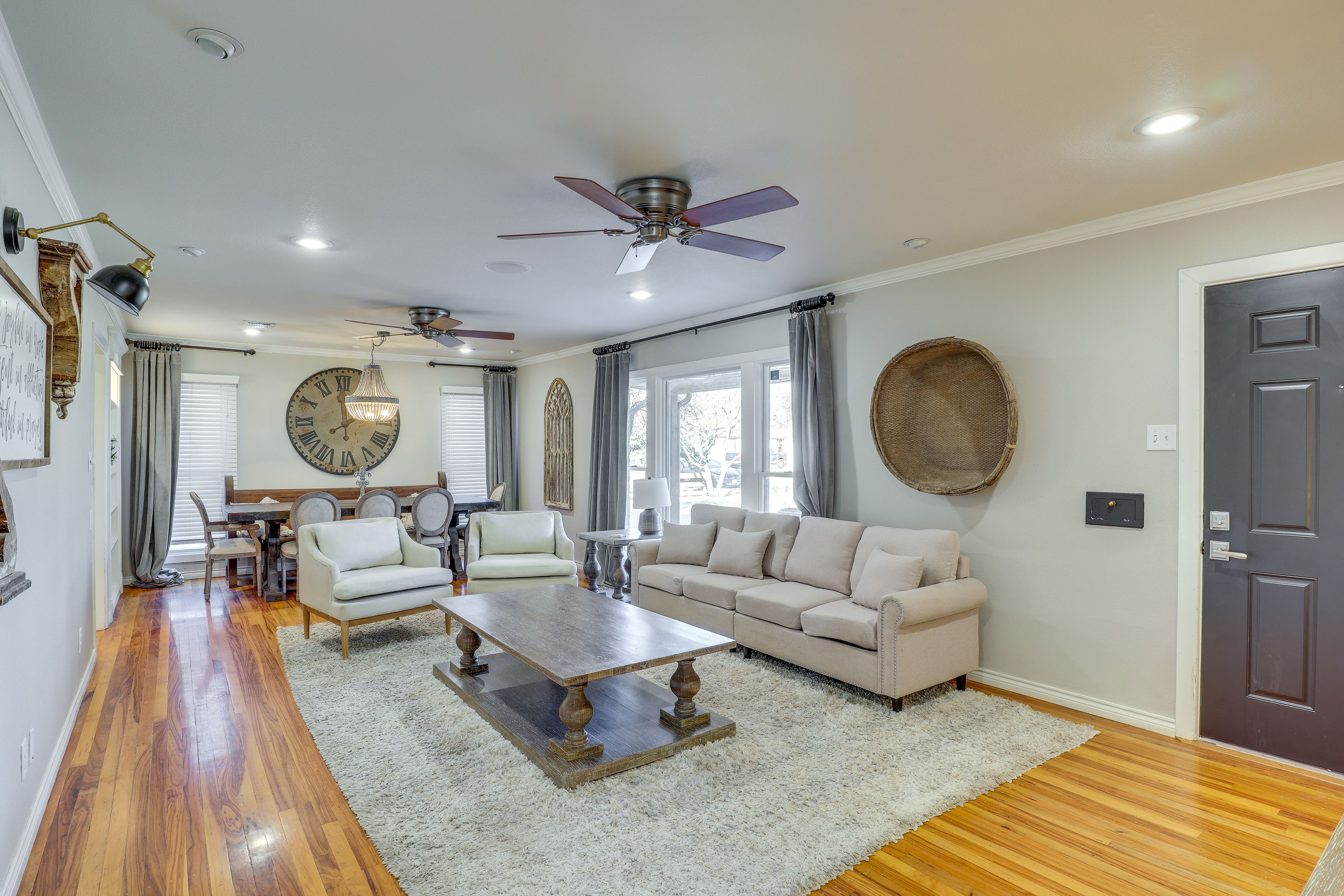 Interior | Central Heating & A/C | In-Unit Laundry