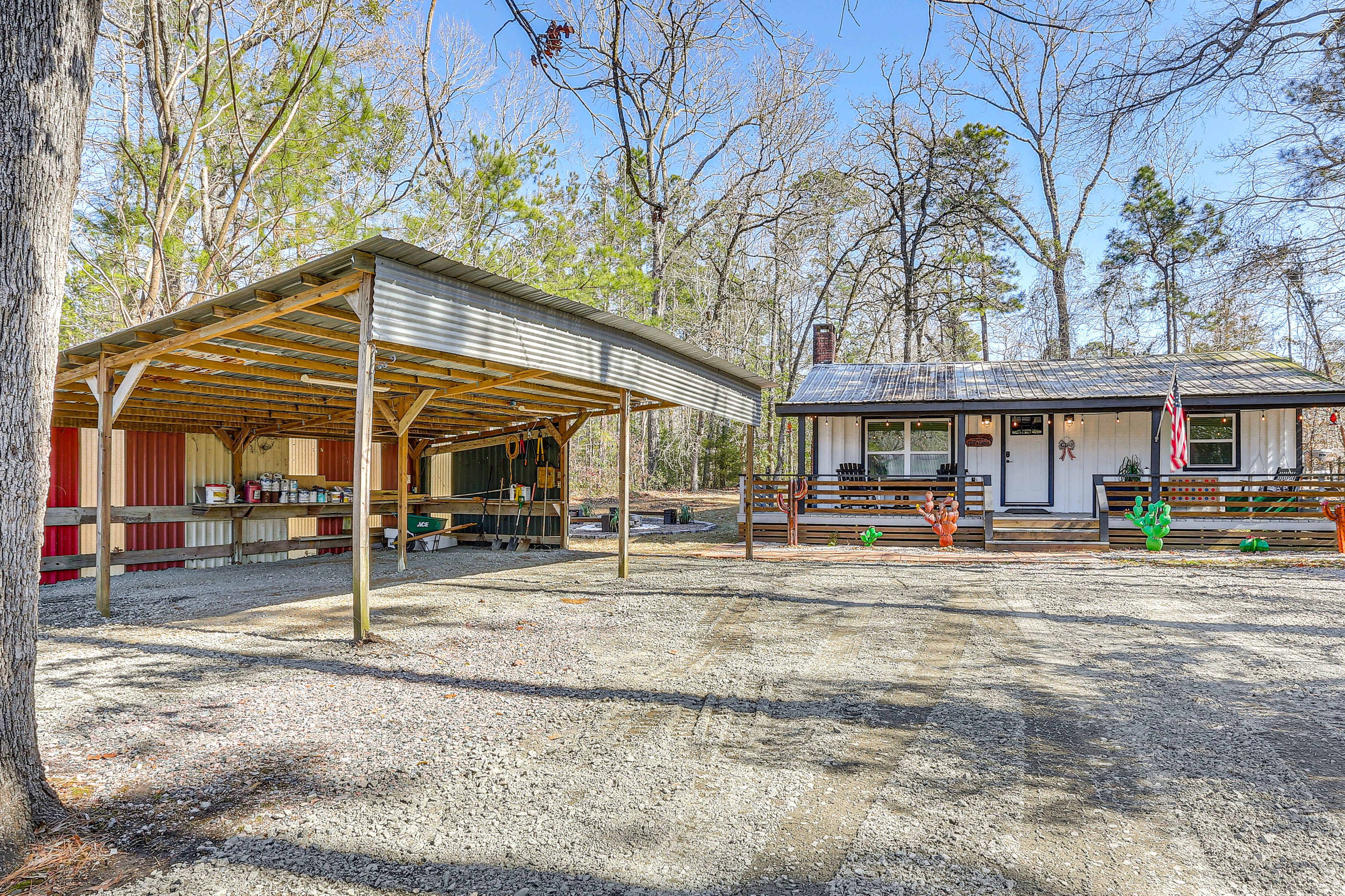 Driveway Parking | 4 Vehicles | Covered Boat Parking