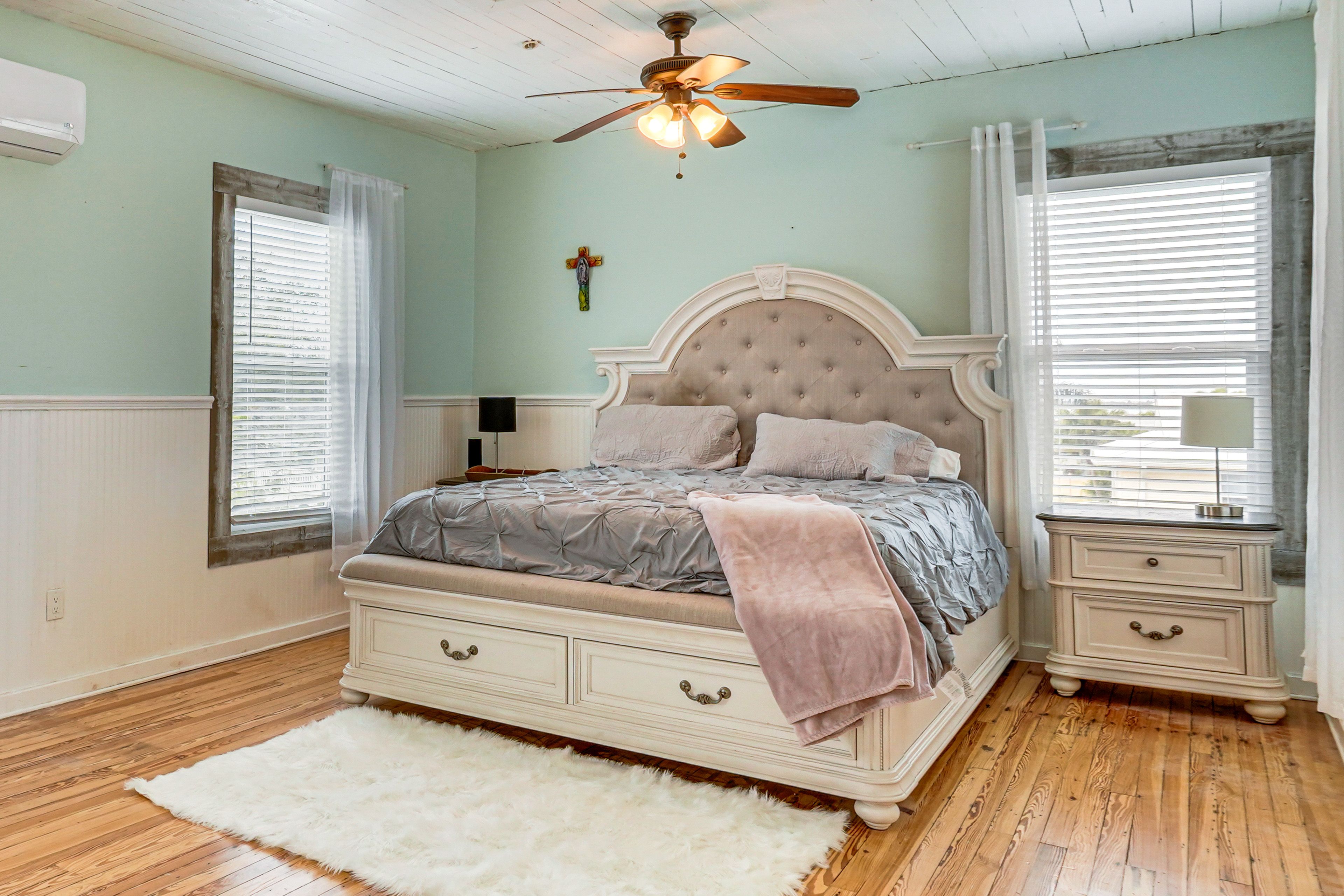 Bedroom 2 | 2nd Floor | King Bed