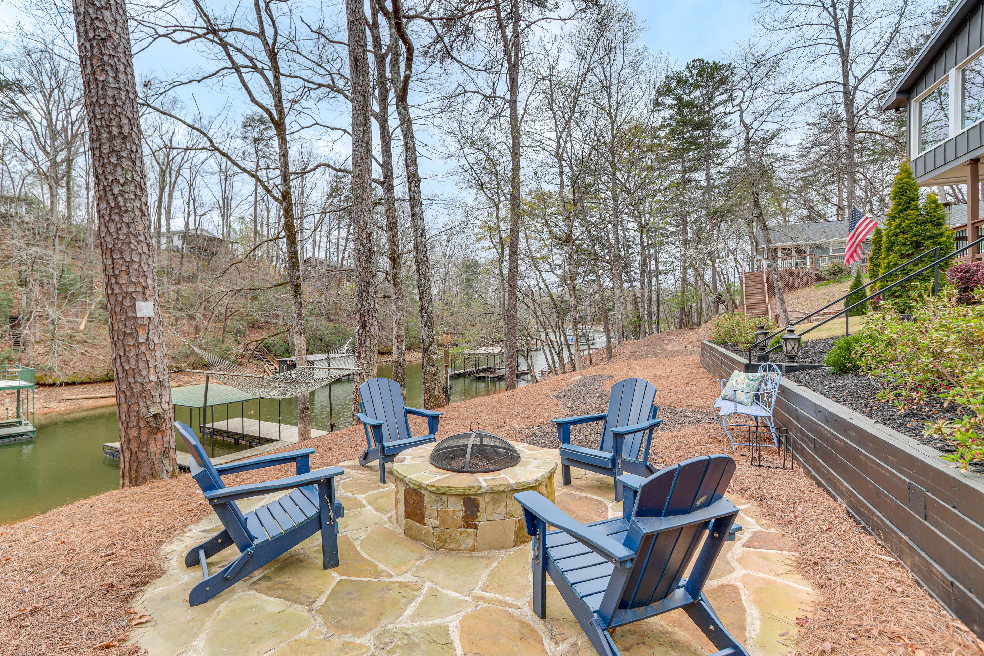 Gainesville Vacation Rental | 2BR | 2BA | 1,600 Sq Ft