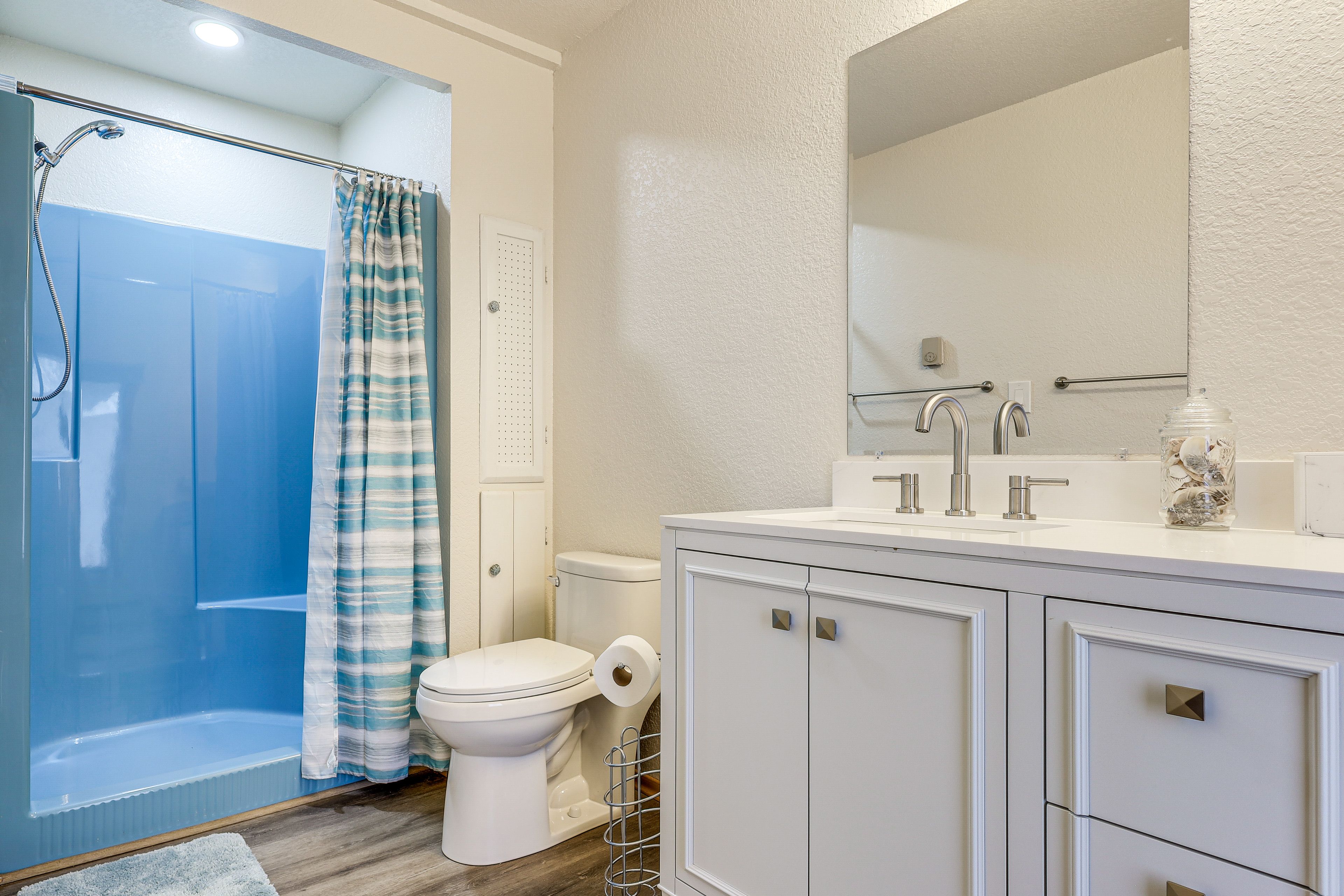 En-Suite Bathroom | Towels Provided