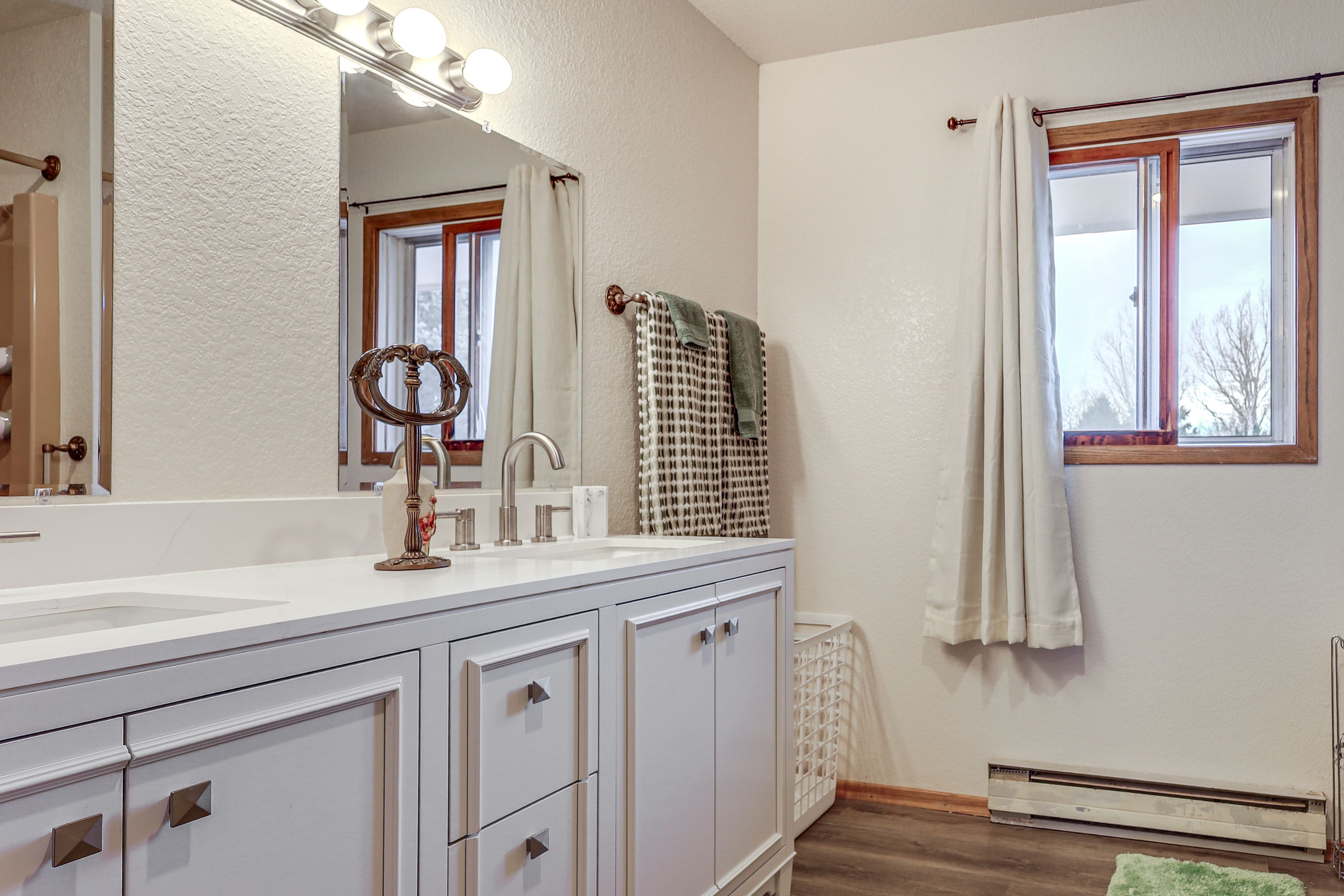 Full Bathroom | Complimentary Toiletries
