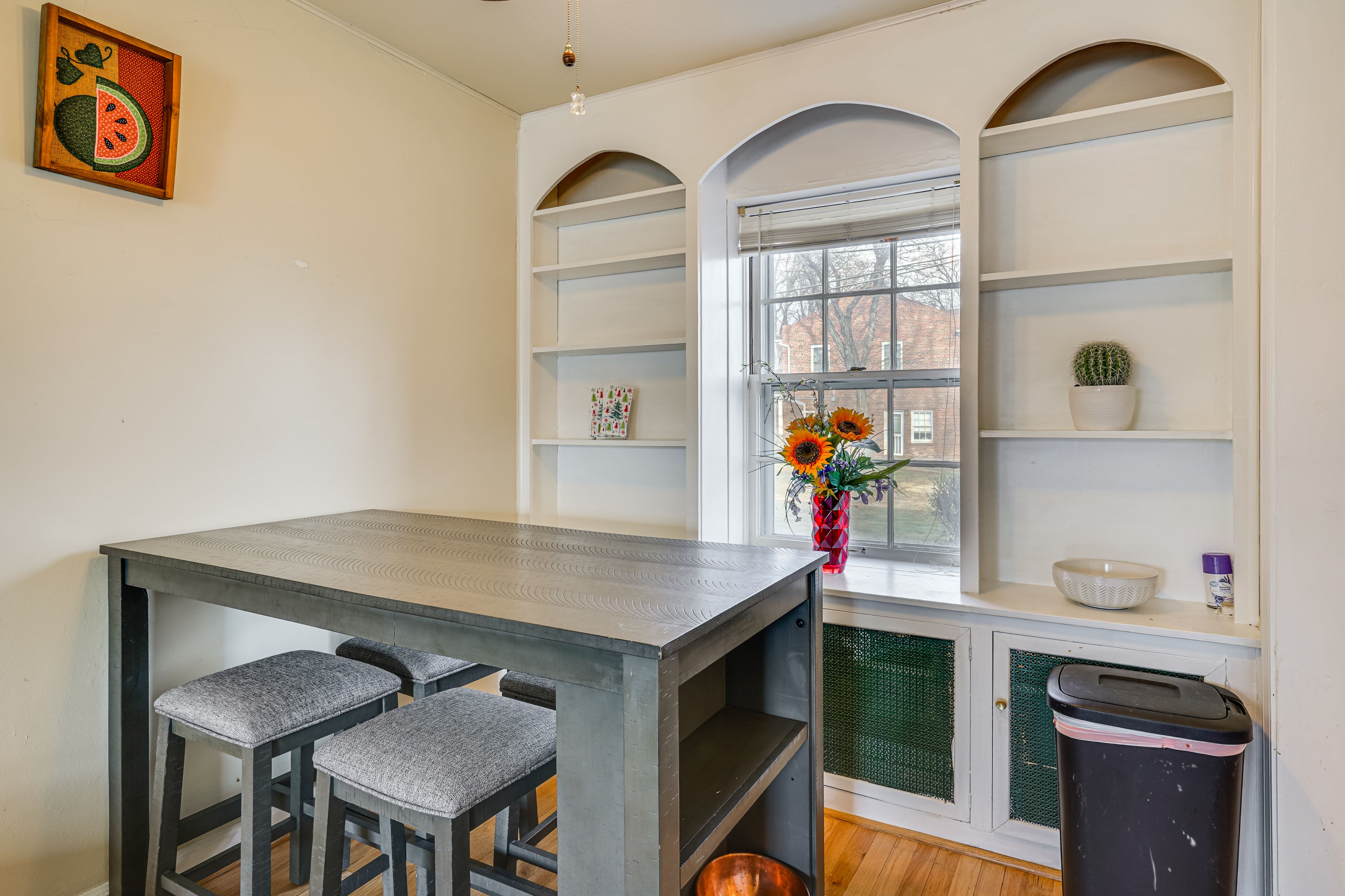 Dining Area | Dishware & Flatware