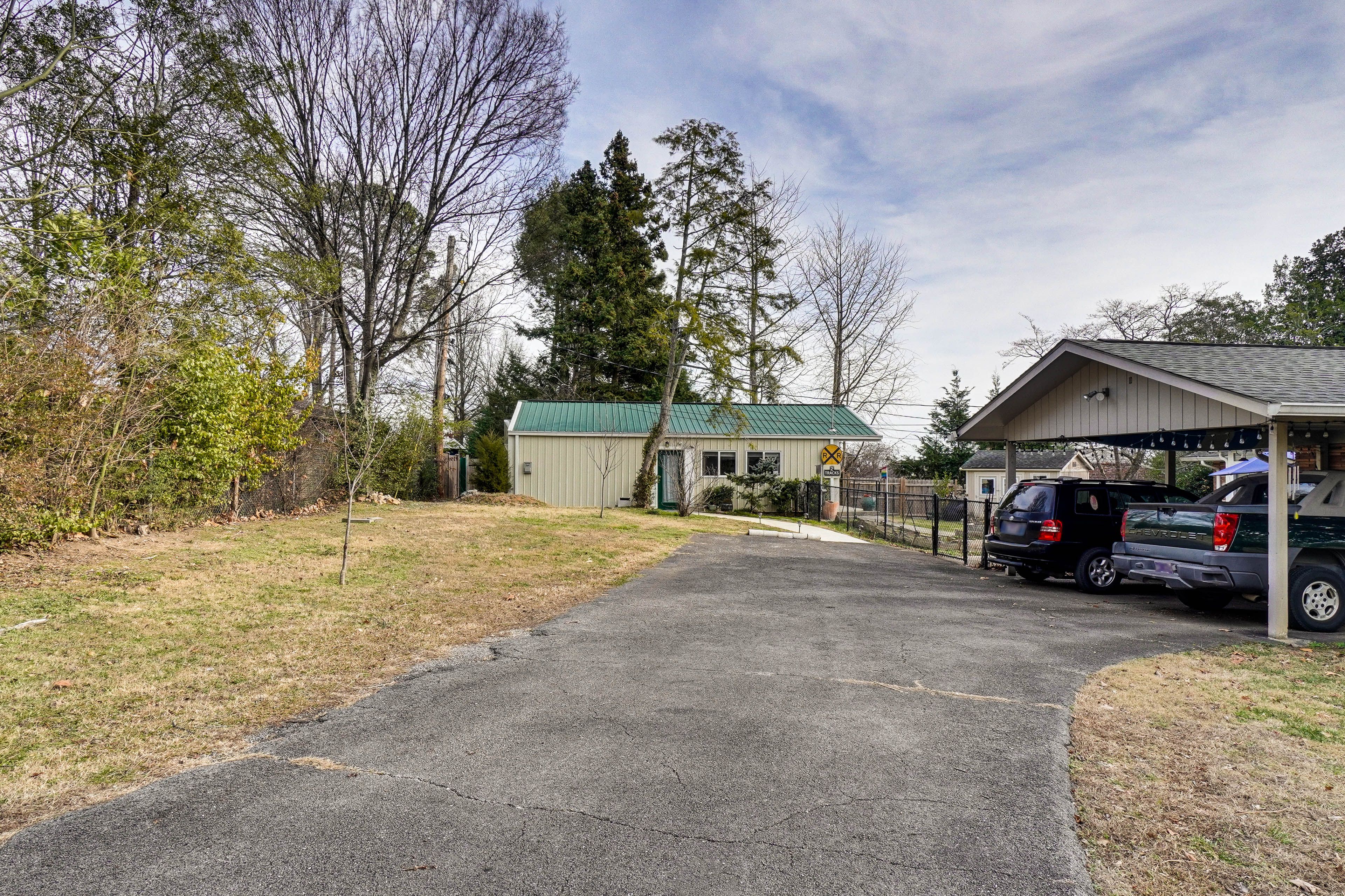 Parking | Driveway (2 Vehicles)