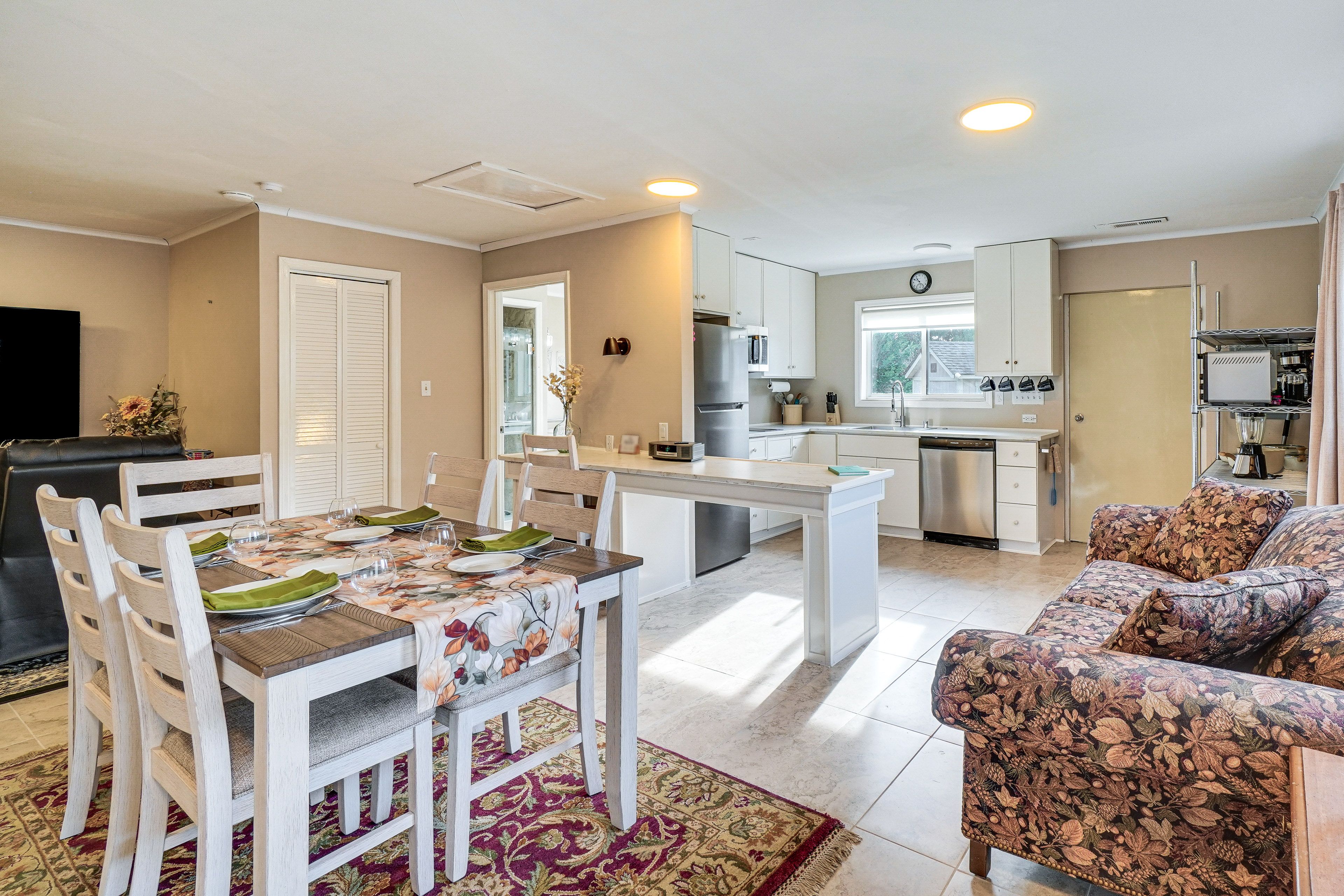 Interior | Free WiFi | Central A/C & Heating