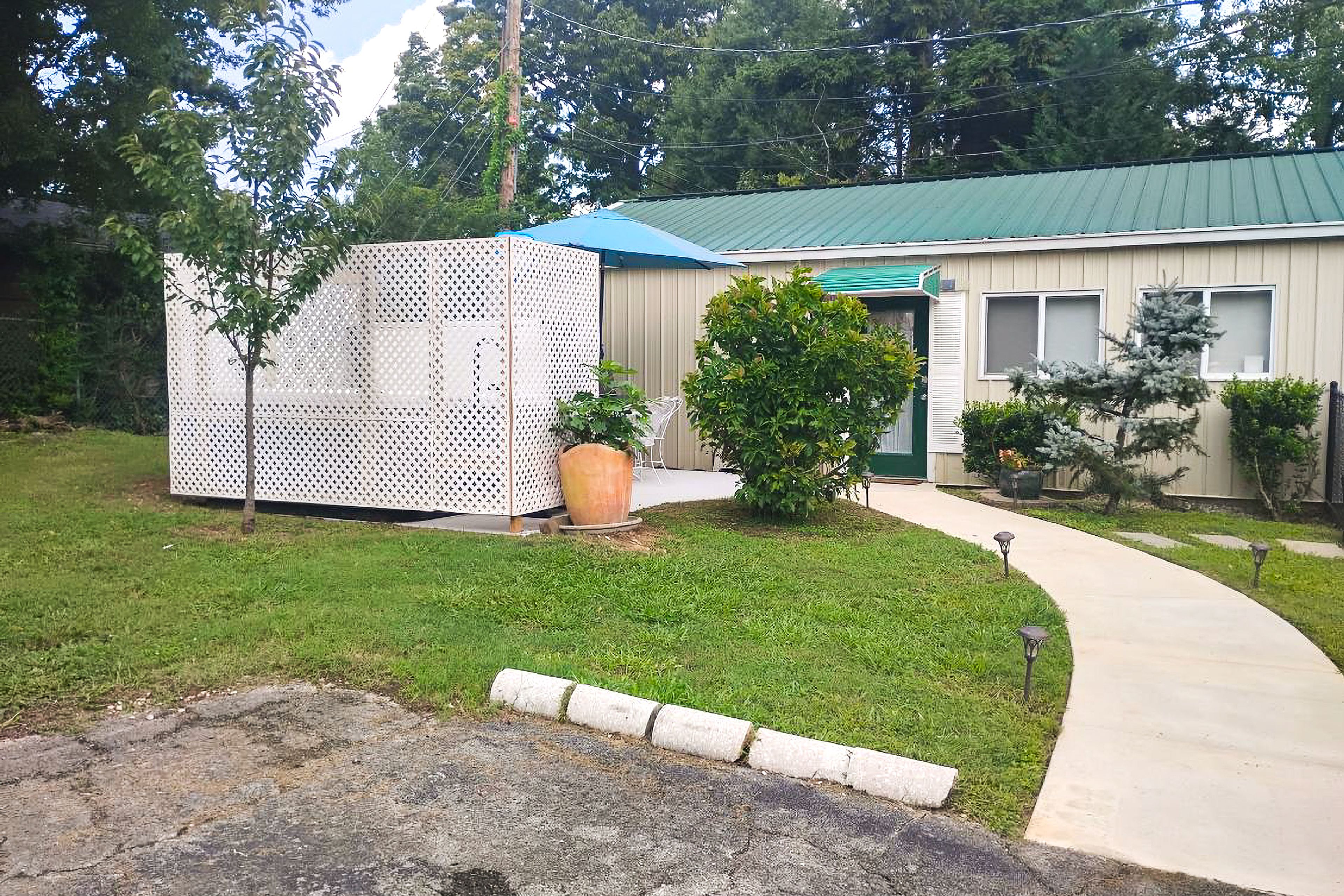 Property Exterior | Single-Story Home