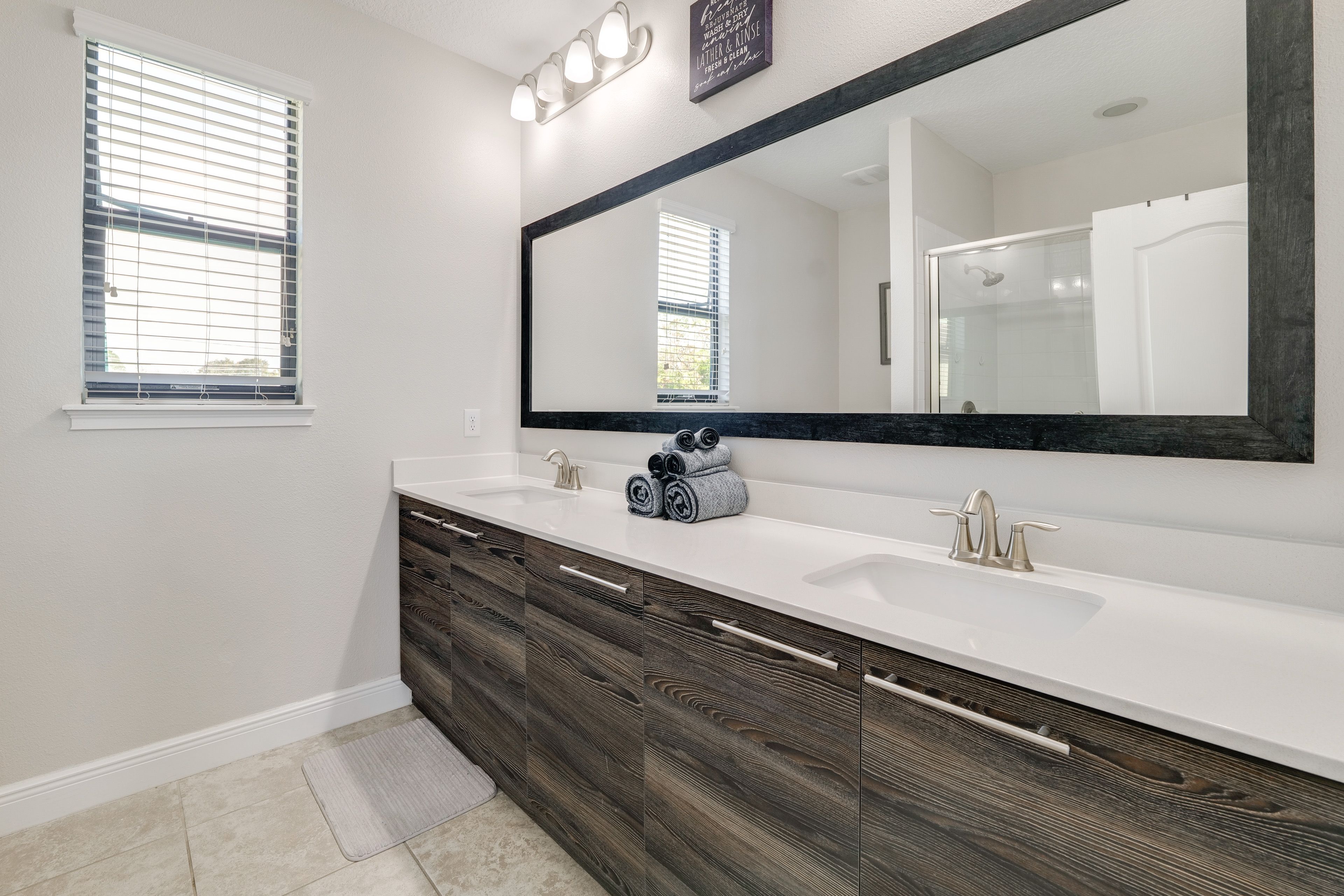 En-Suite Bathroom | Towels Provided | 2nd Floor