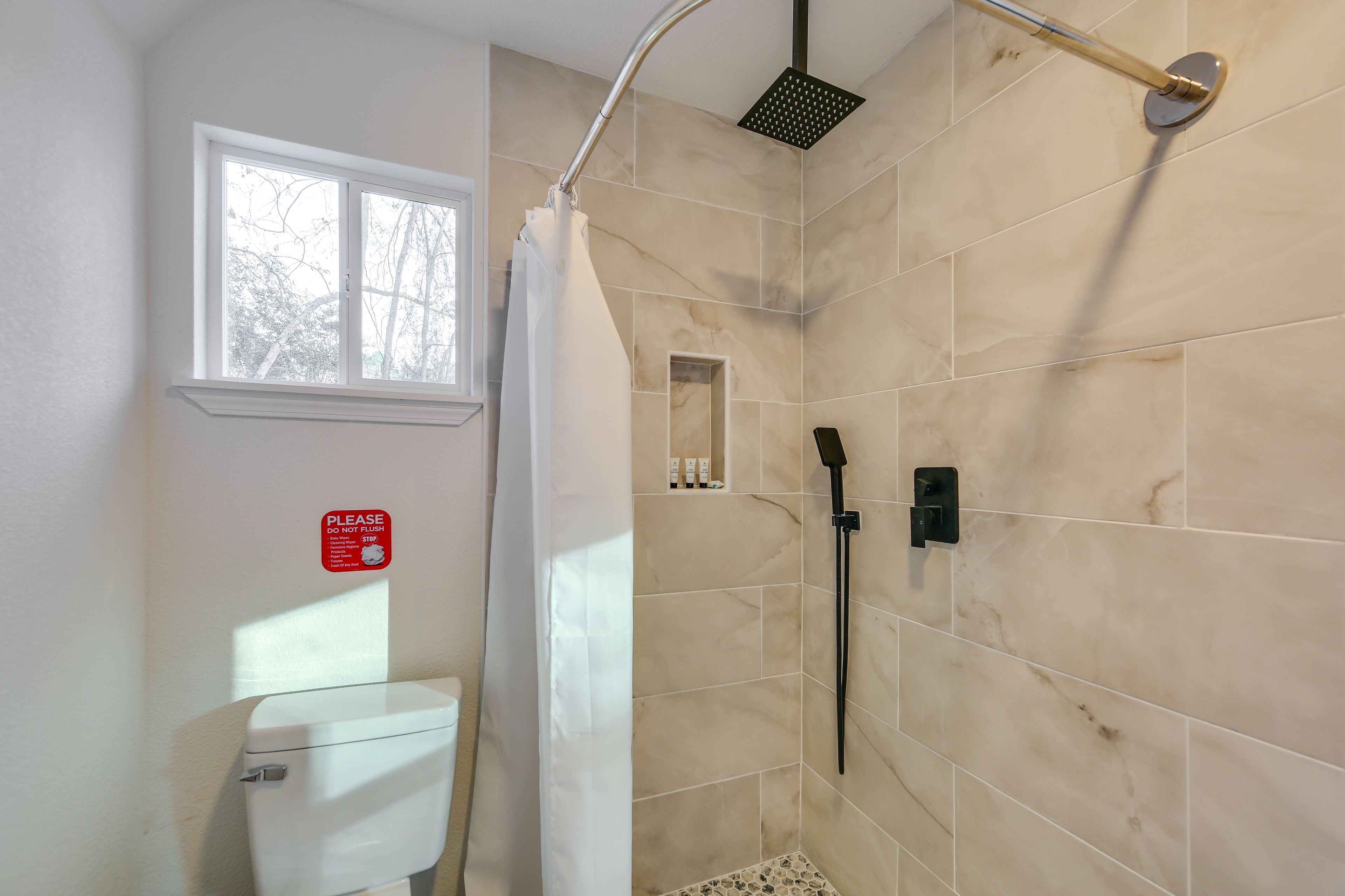 Full Bathroom | 1st Floor