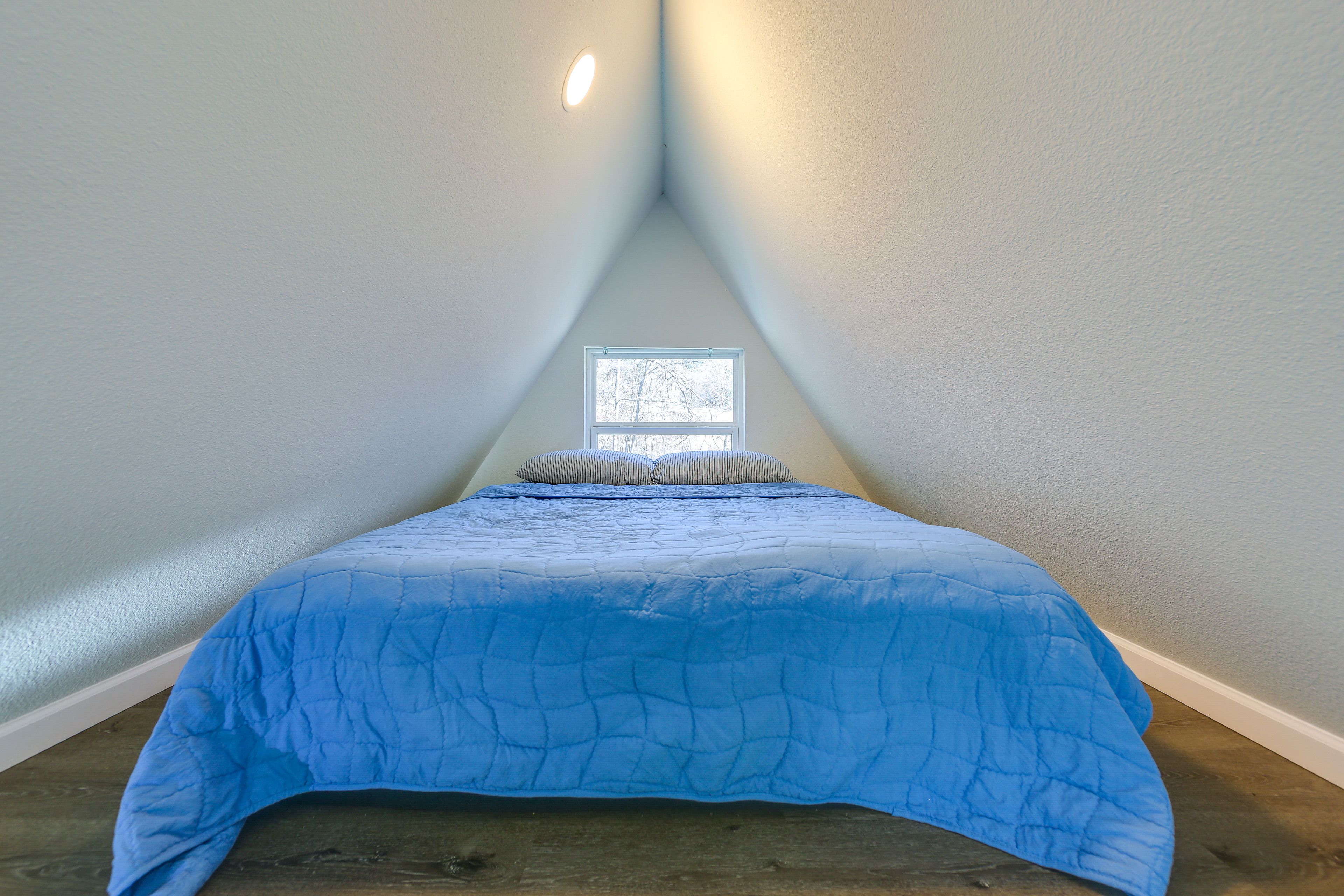 Studio Interior | Queen Bed | Loft