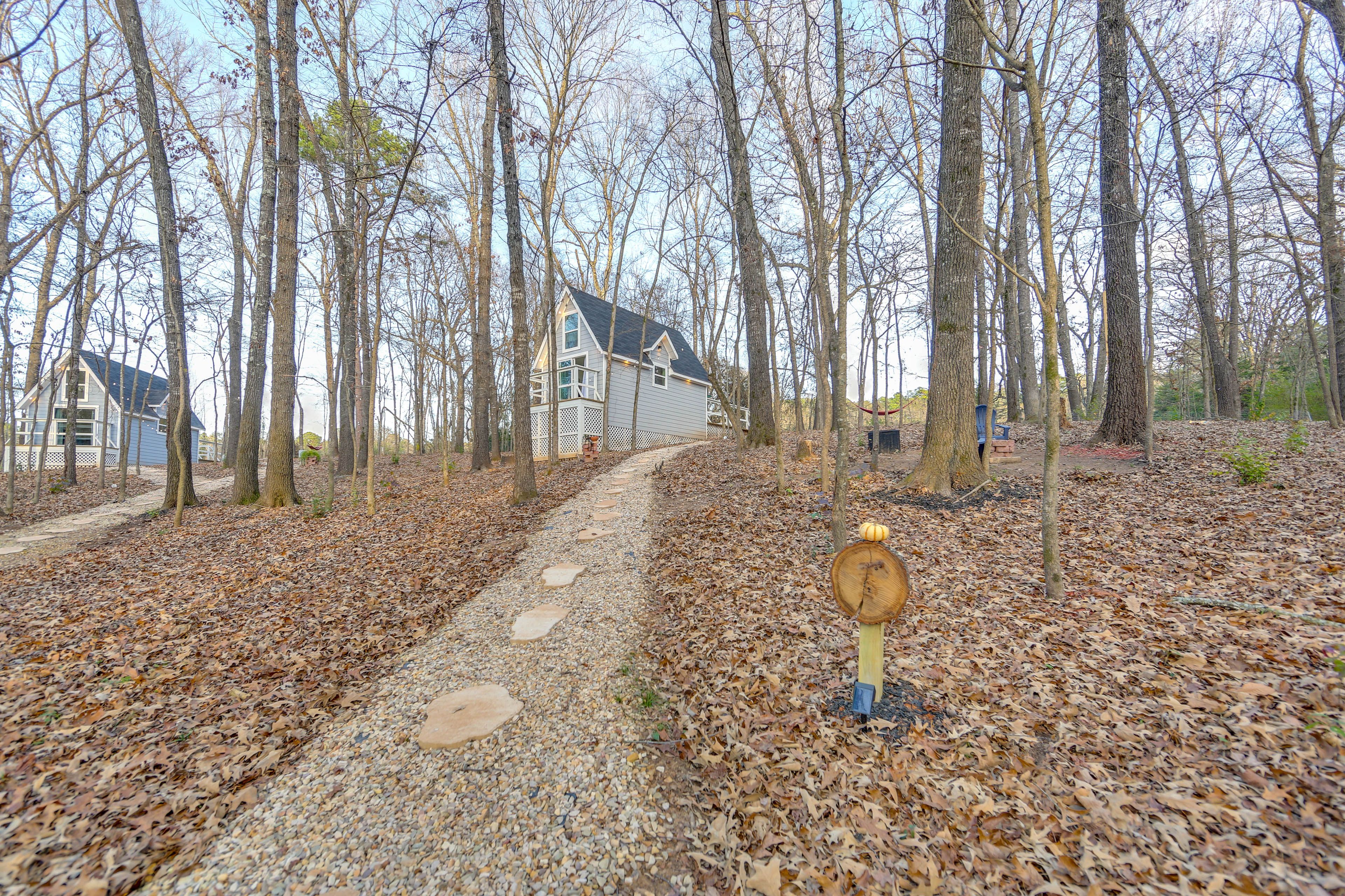 Parking | Gravel Driveway (2 Vehicles)