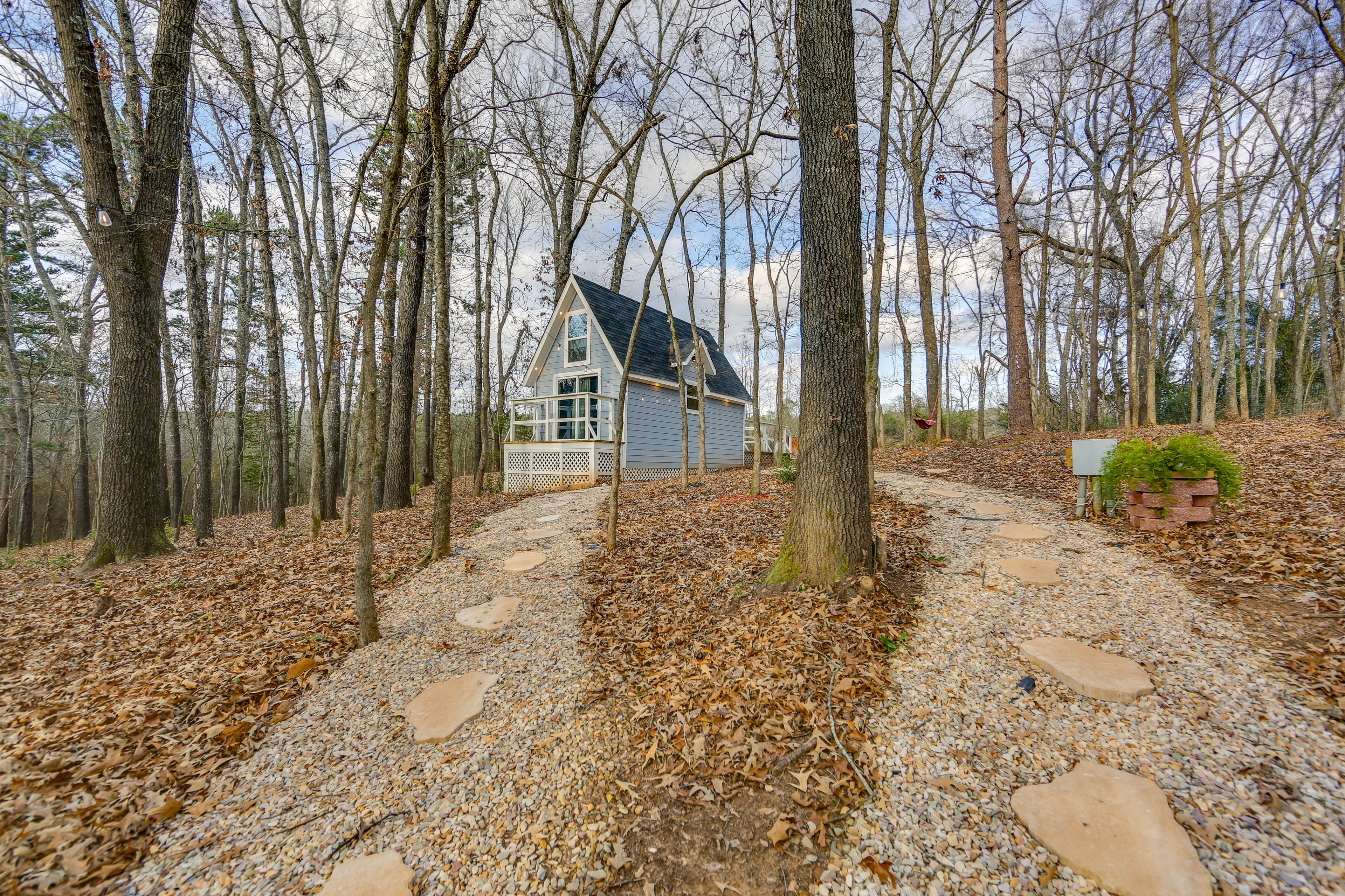 Parking | Gravel Driveway (2 Vehicles)