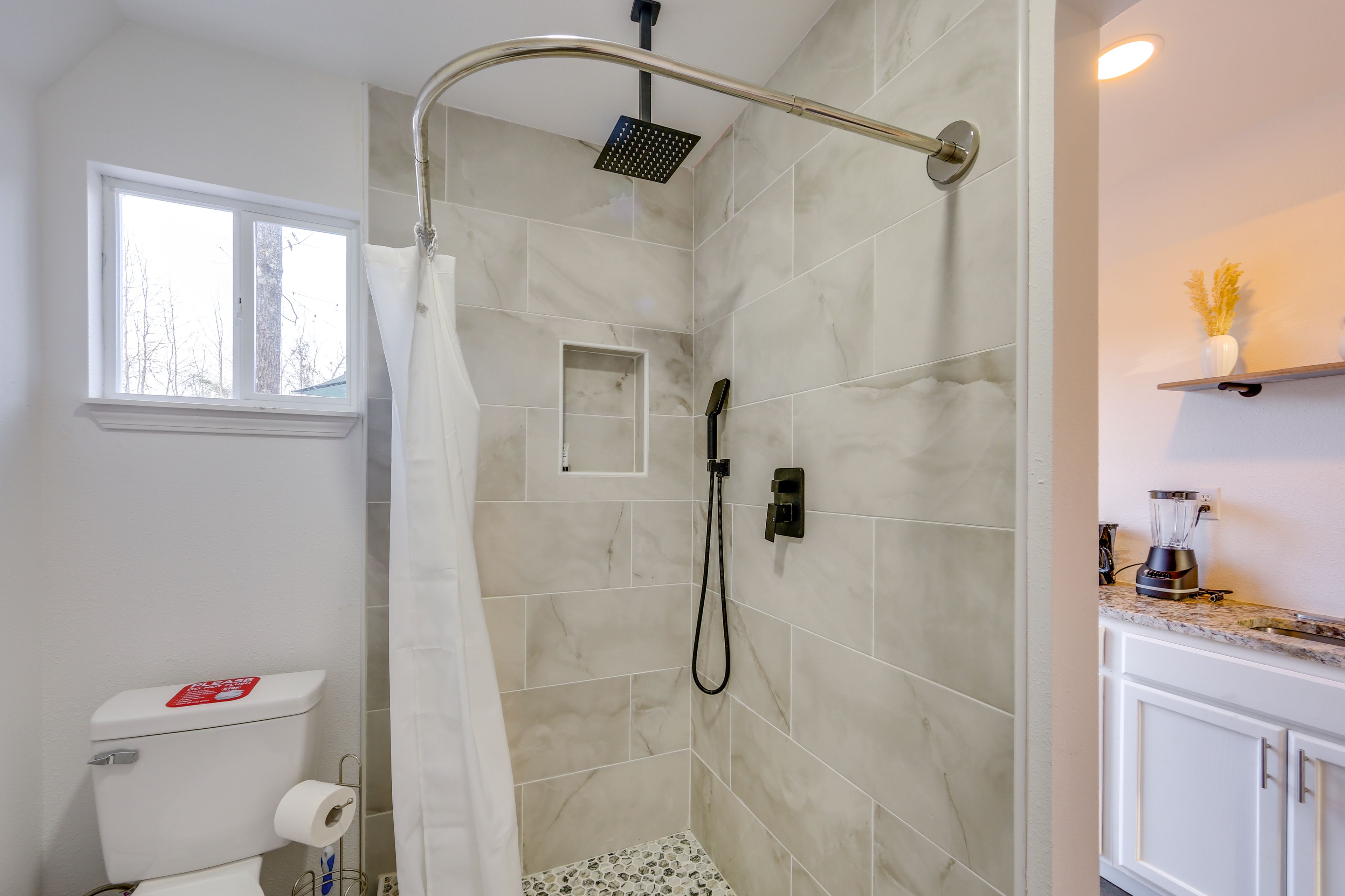 Full Bathroom | 1st Floor